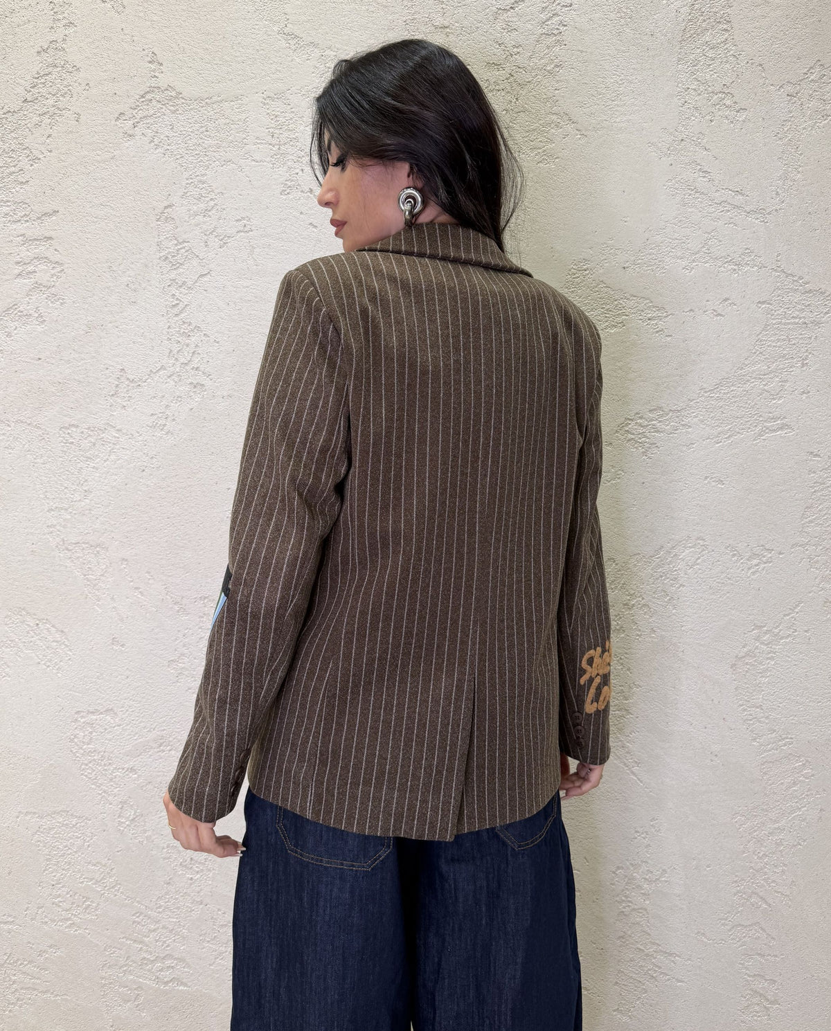 Blazer doppiopetto gessato con applicazioni