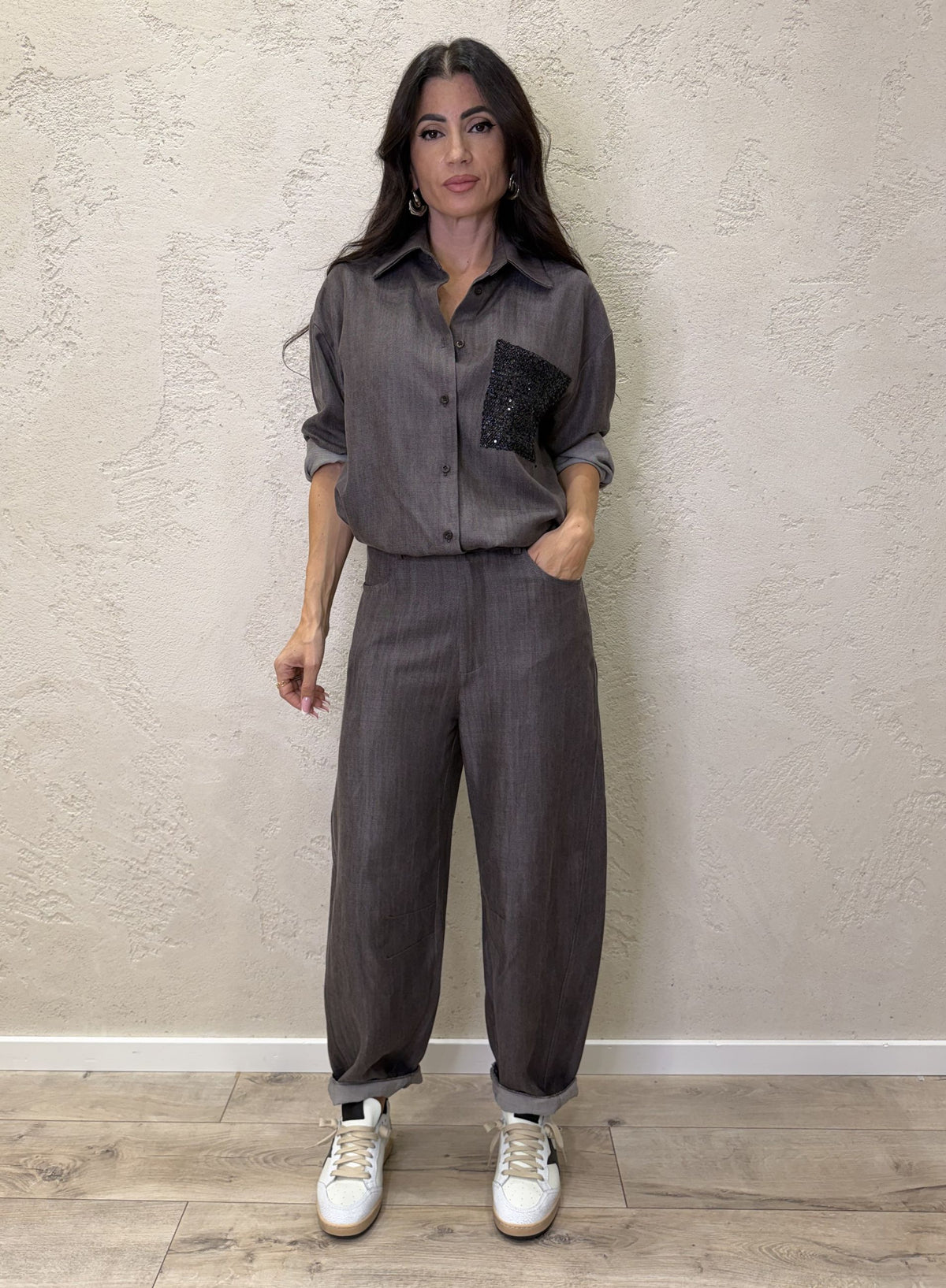 Pantalone barrel fit in lyocell con elastico