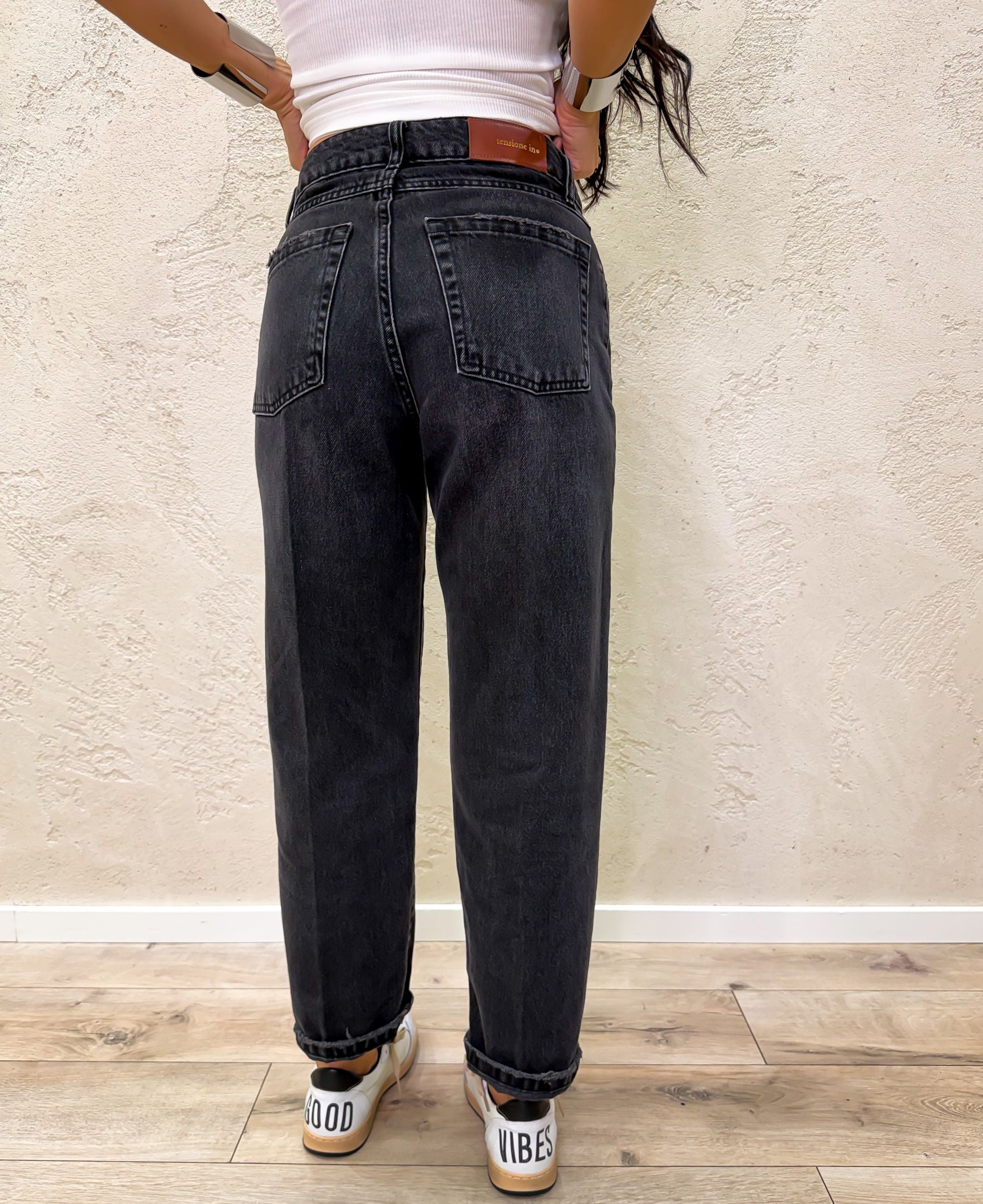 Jeans modello tom a gamba dritta