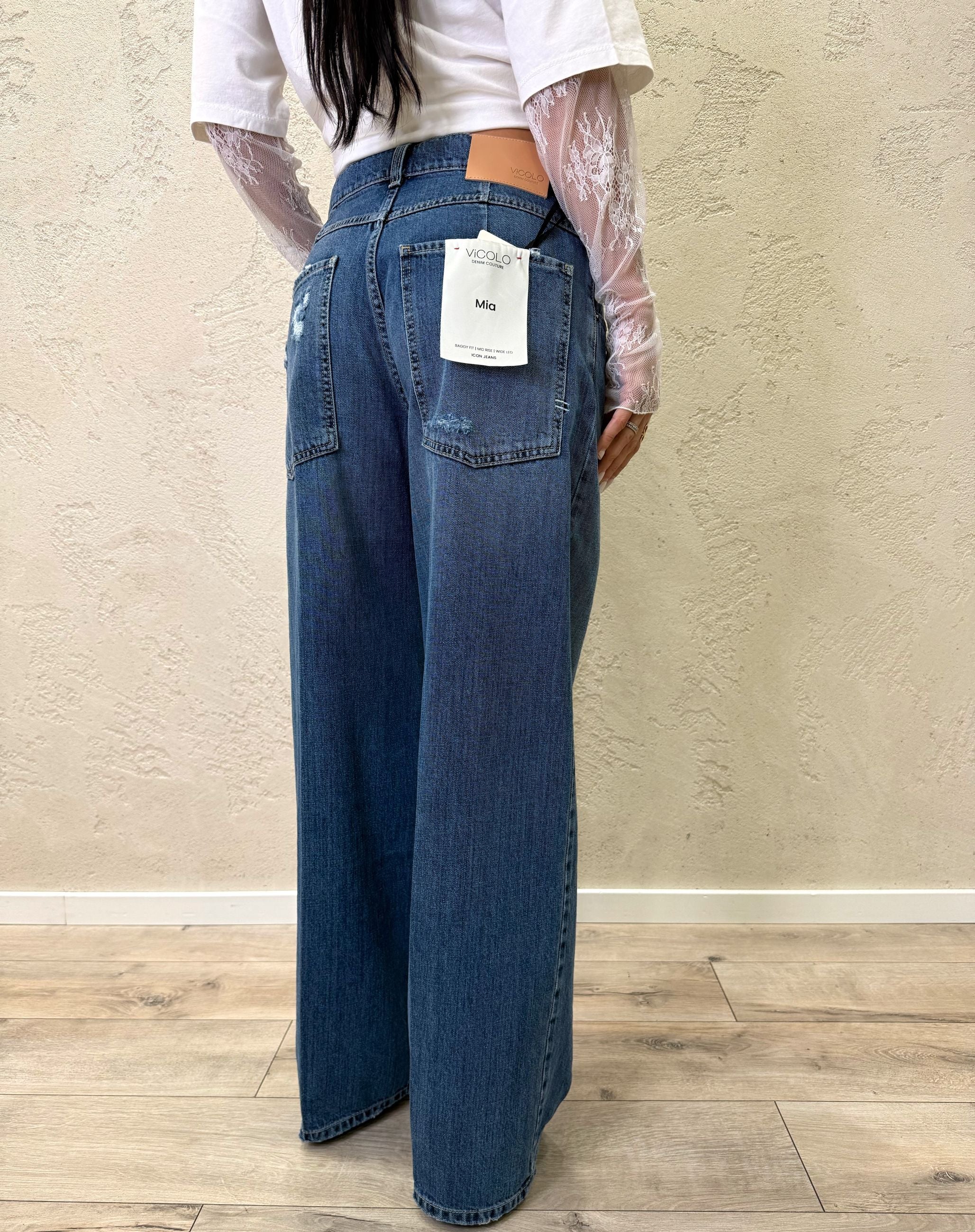 jeans modello mia a gamba larga