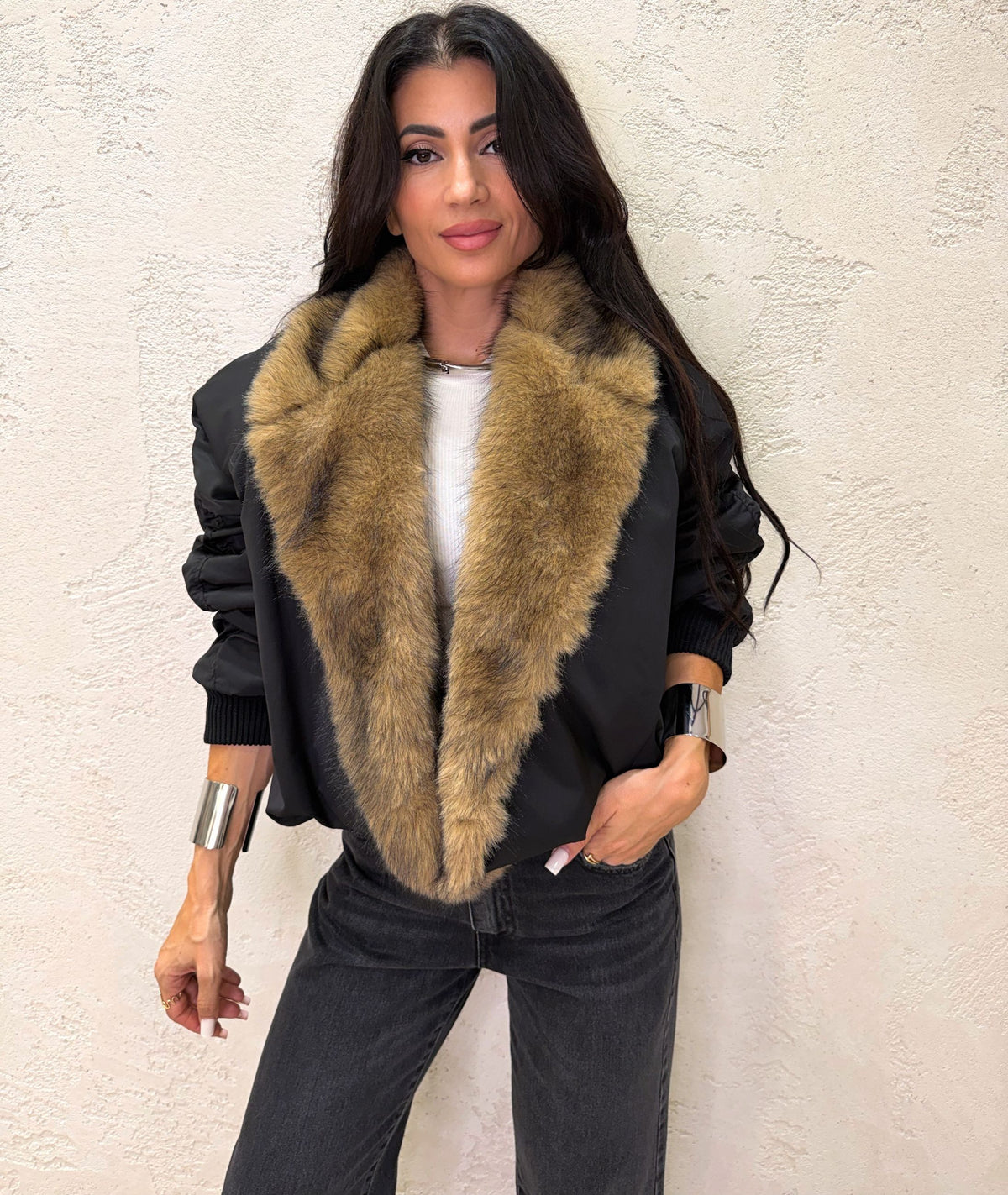 Bomber con collo in ecopelliccia
