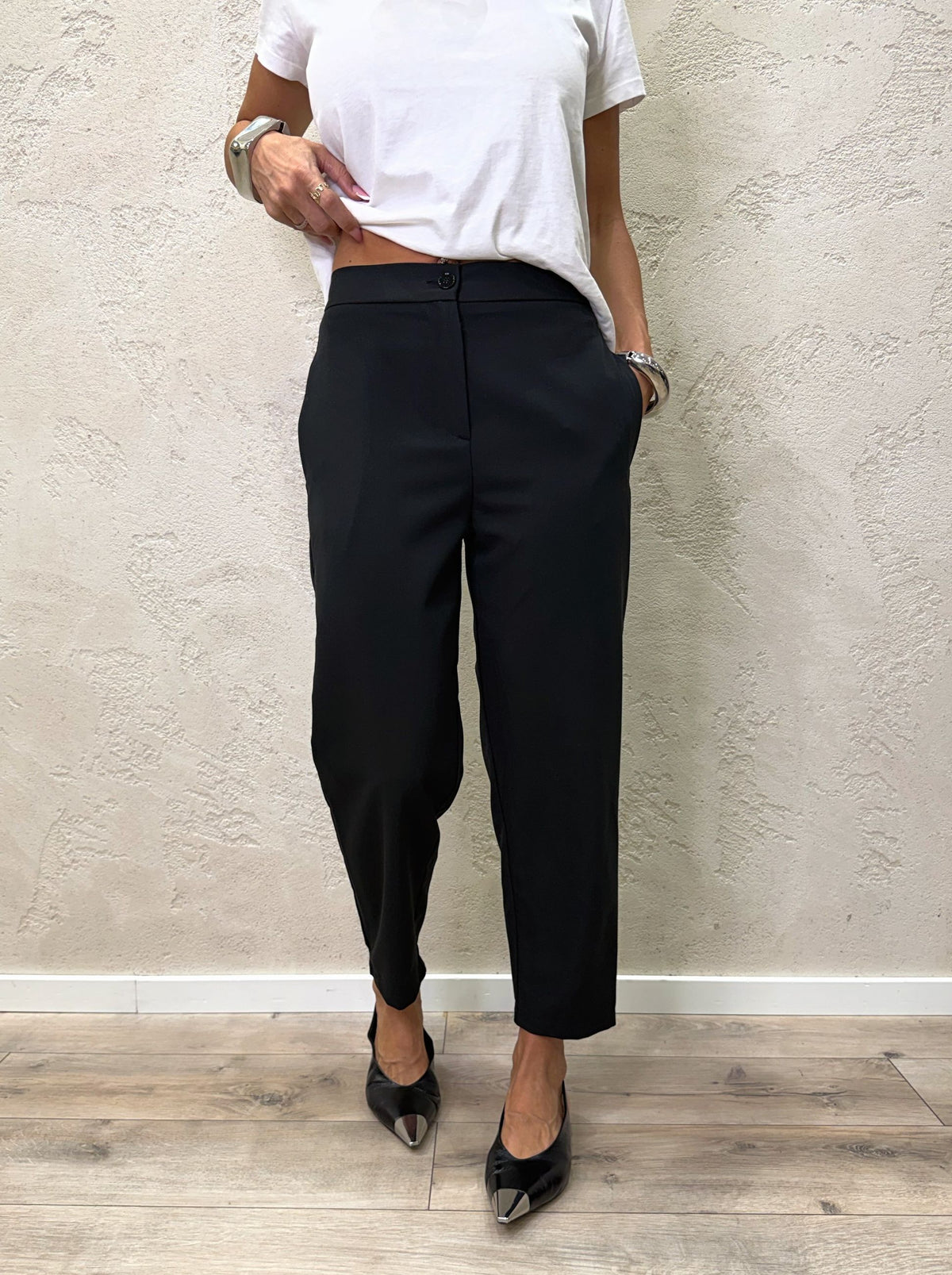 Pantalone dritto a gamba morbida