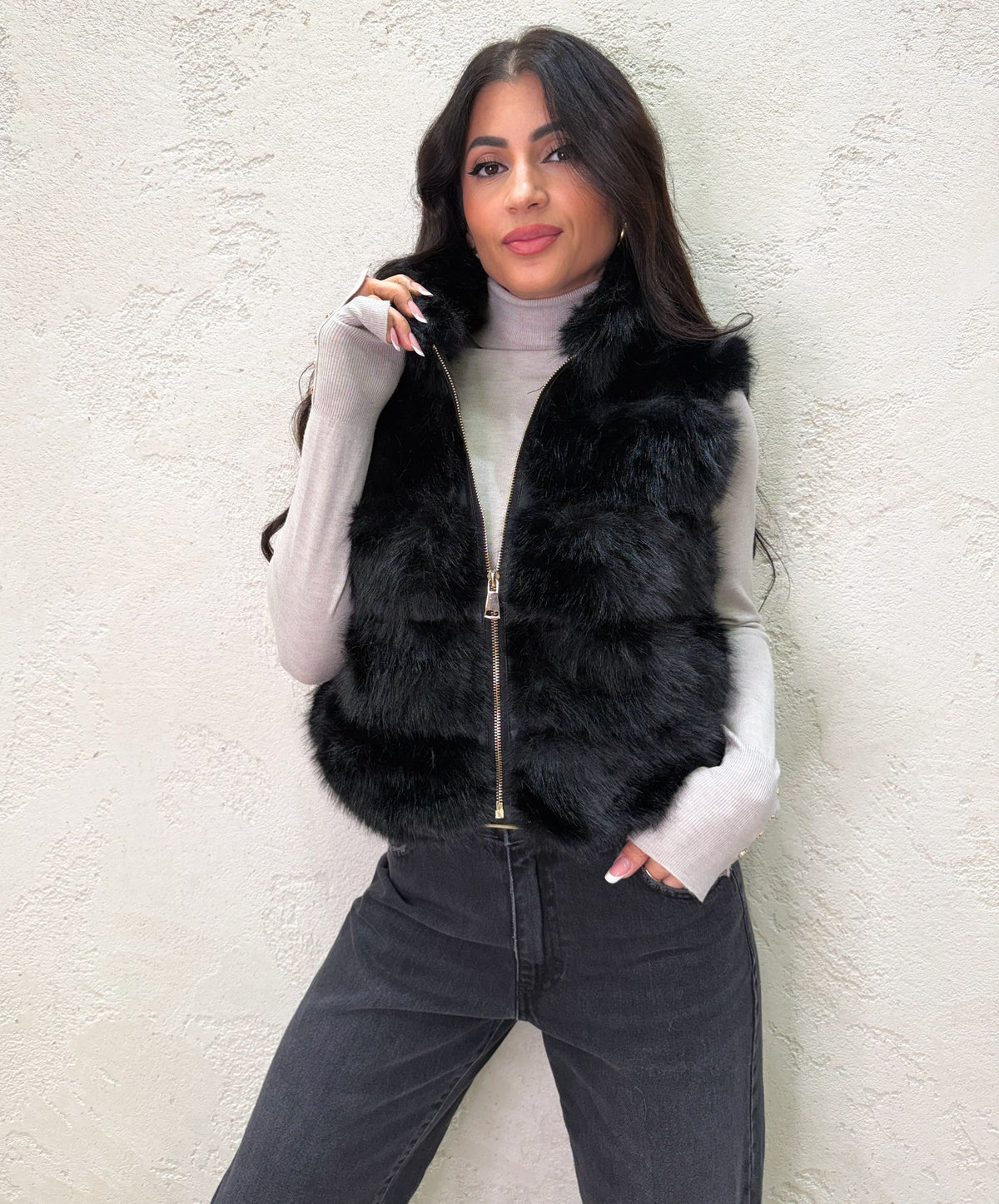 Gilet "Furry" in ecopelliccia con zip
