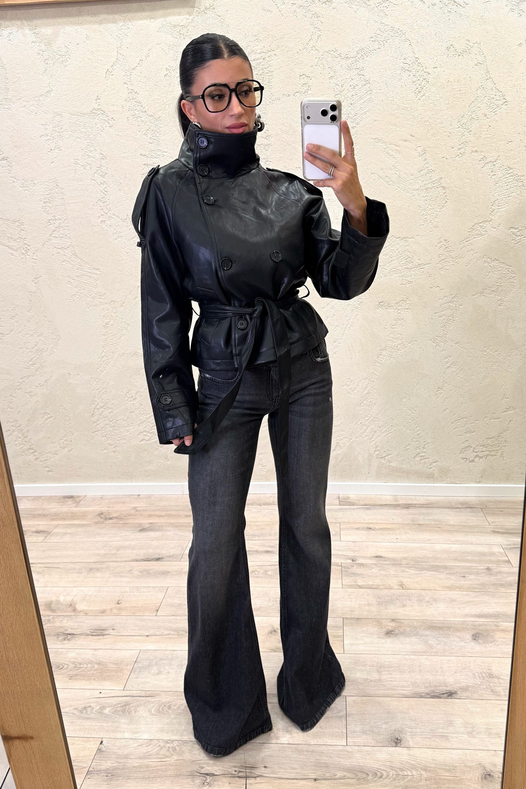 Trench Celine in ecopelle doppiopetto con cintura