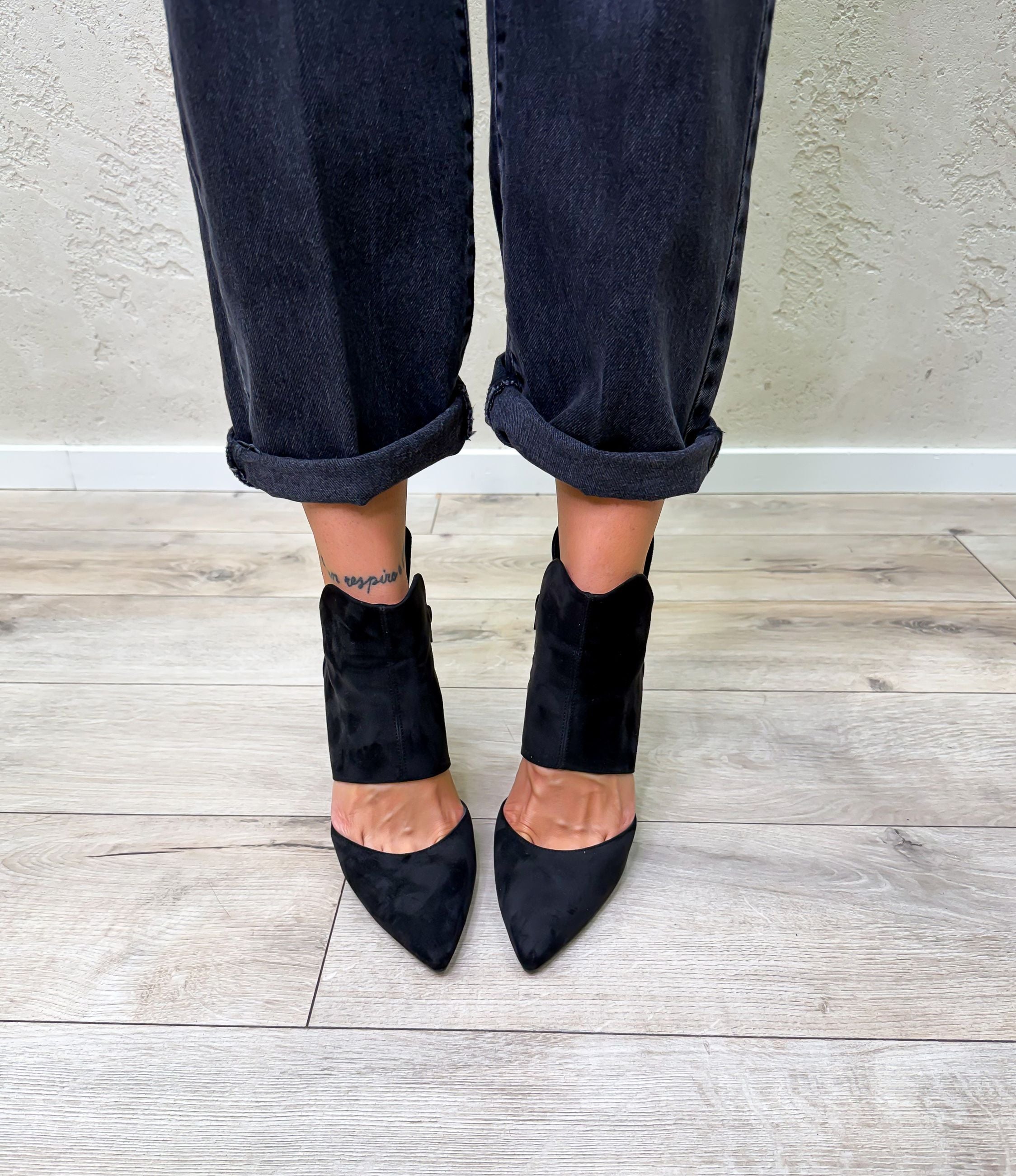 Stivaletto in suede con apertura superiore