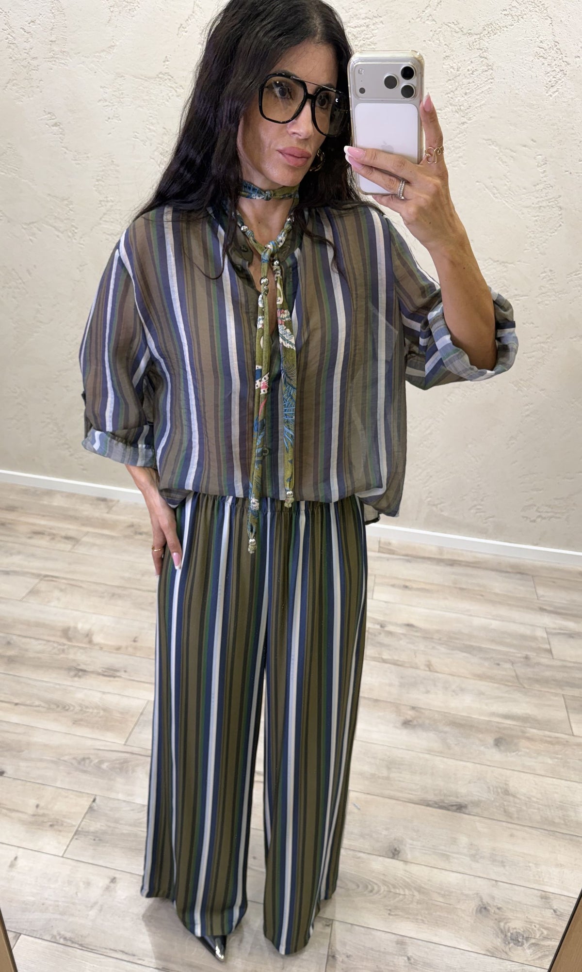 Camicia "Nomad" a righe con collana