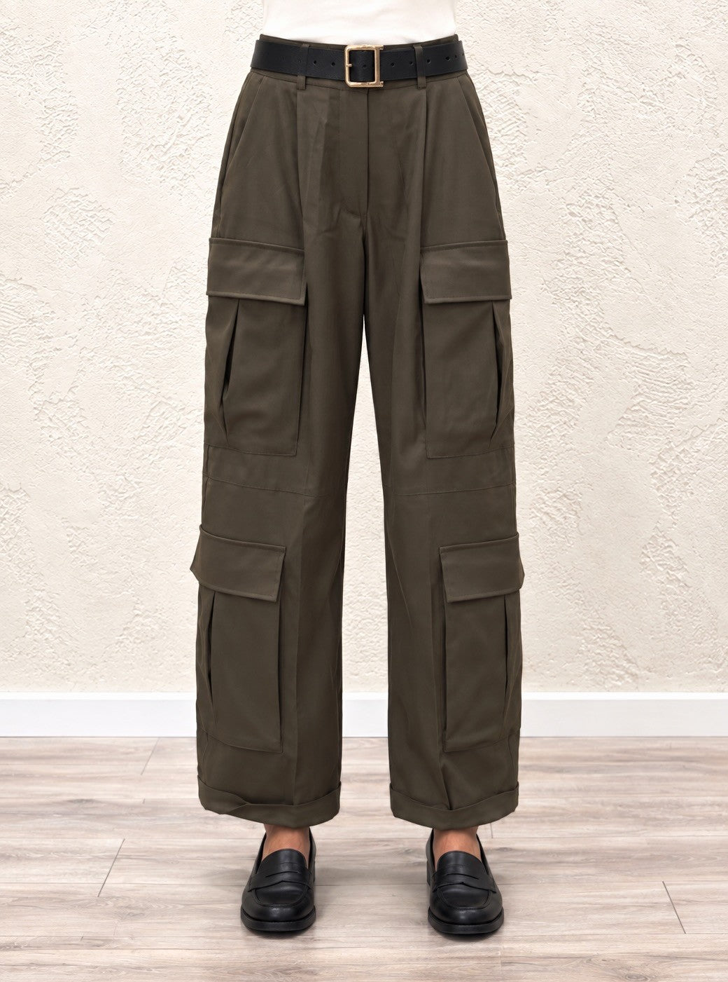 Pantalone con tasconi effetto satin