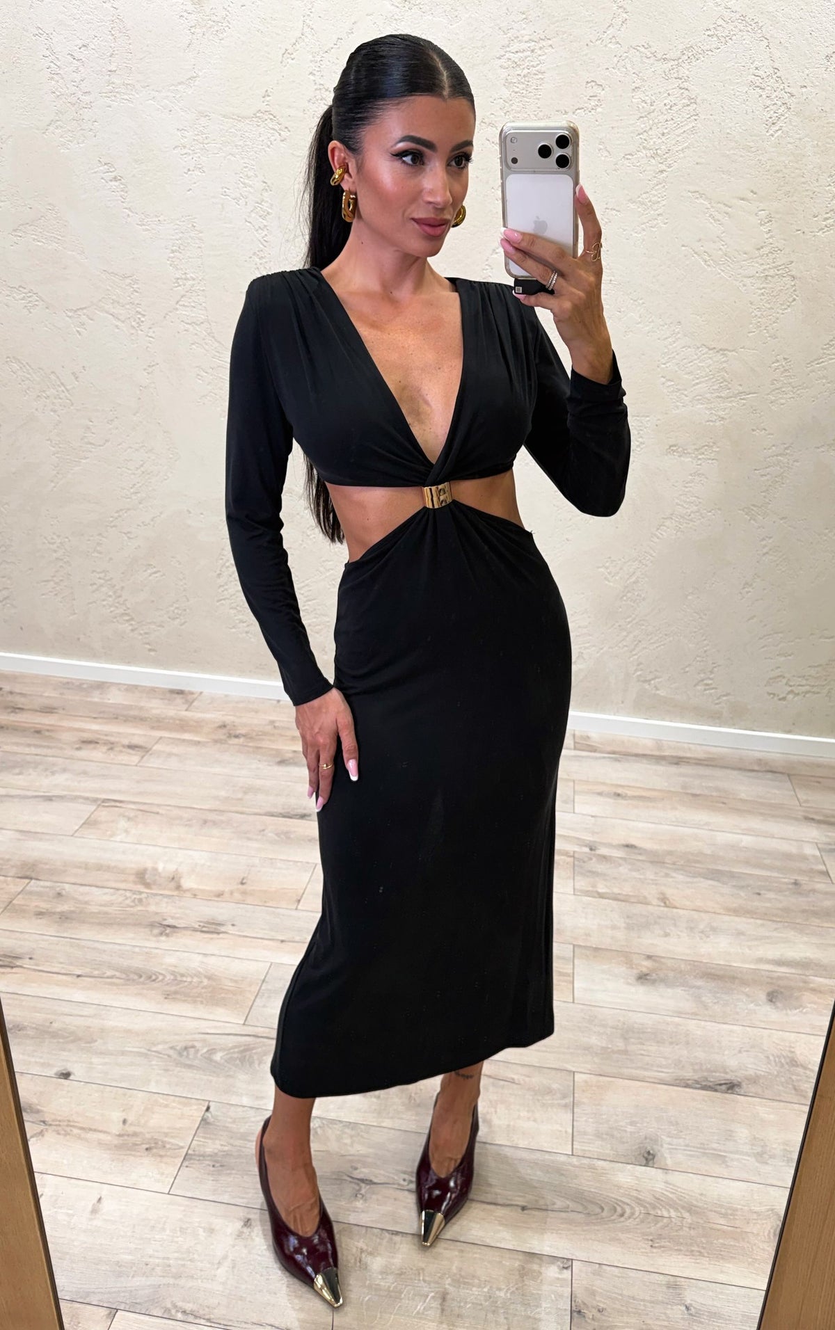 Abito lungo cut out con dettaglio oro