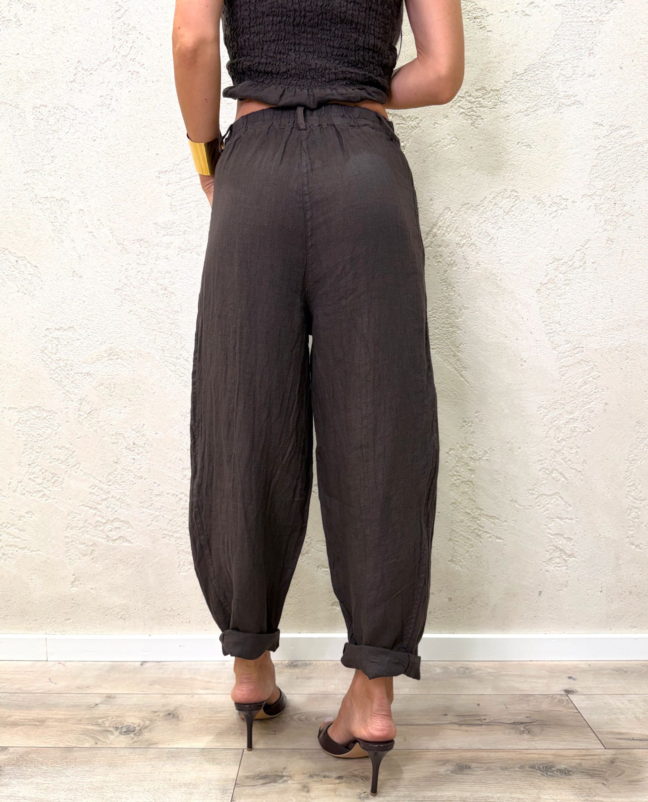 Pantalone modello ferro di cavallo in 100% lino