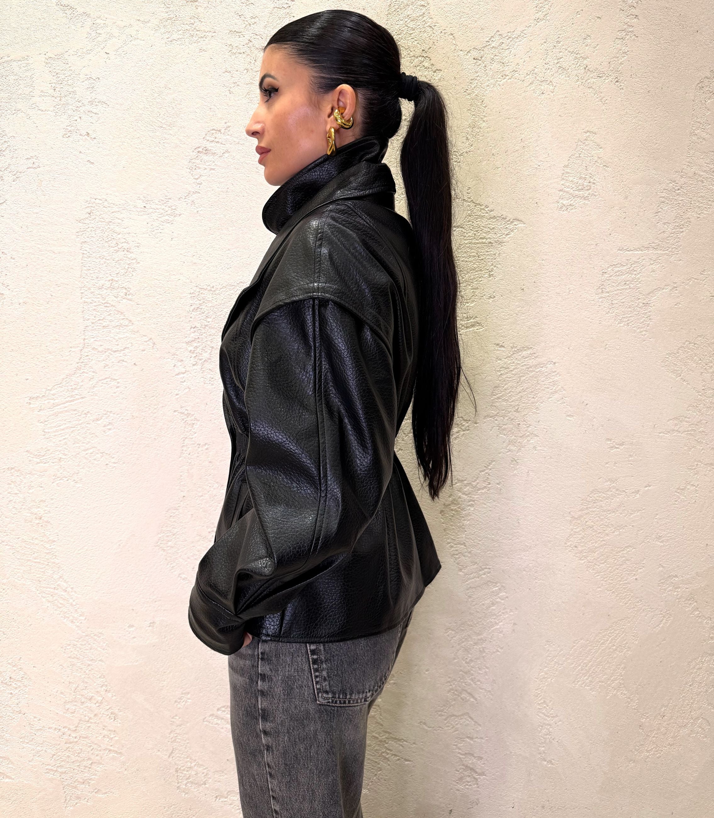 Giacca stile trench in ecopelle martellata strutturata
