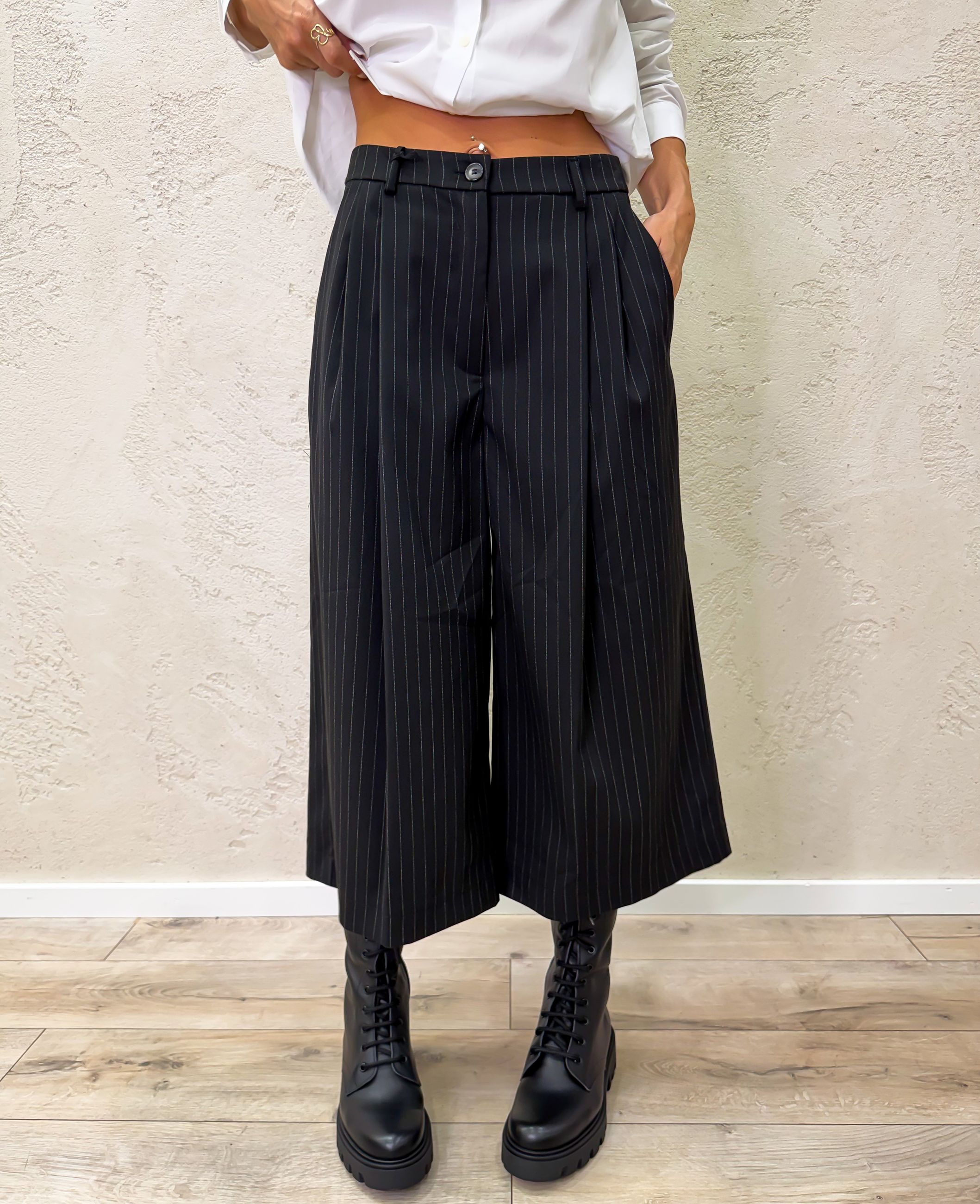 Maxi bermuda gessato con pinces