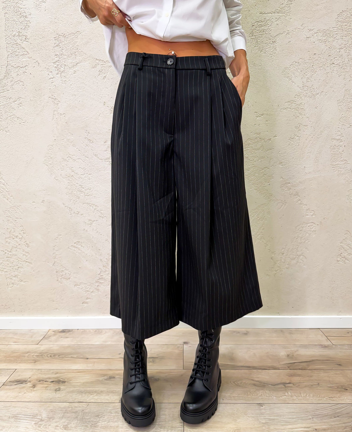 Maxi bermuda gessato con pinces