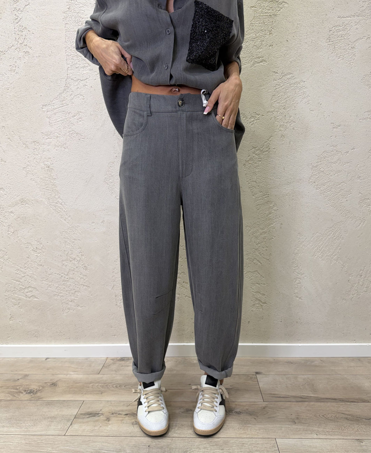 Pantalone barrel fit in lyocell con elastico