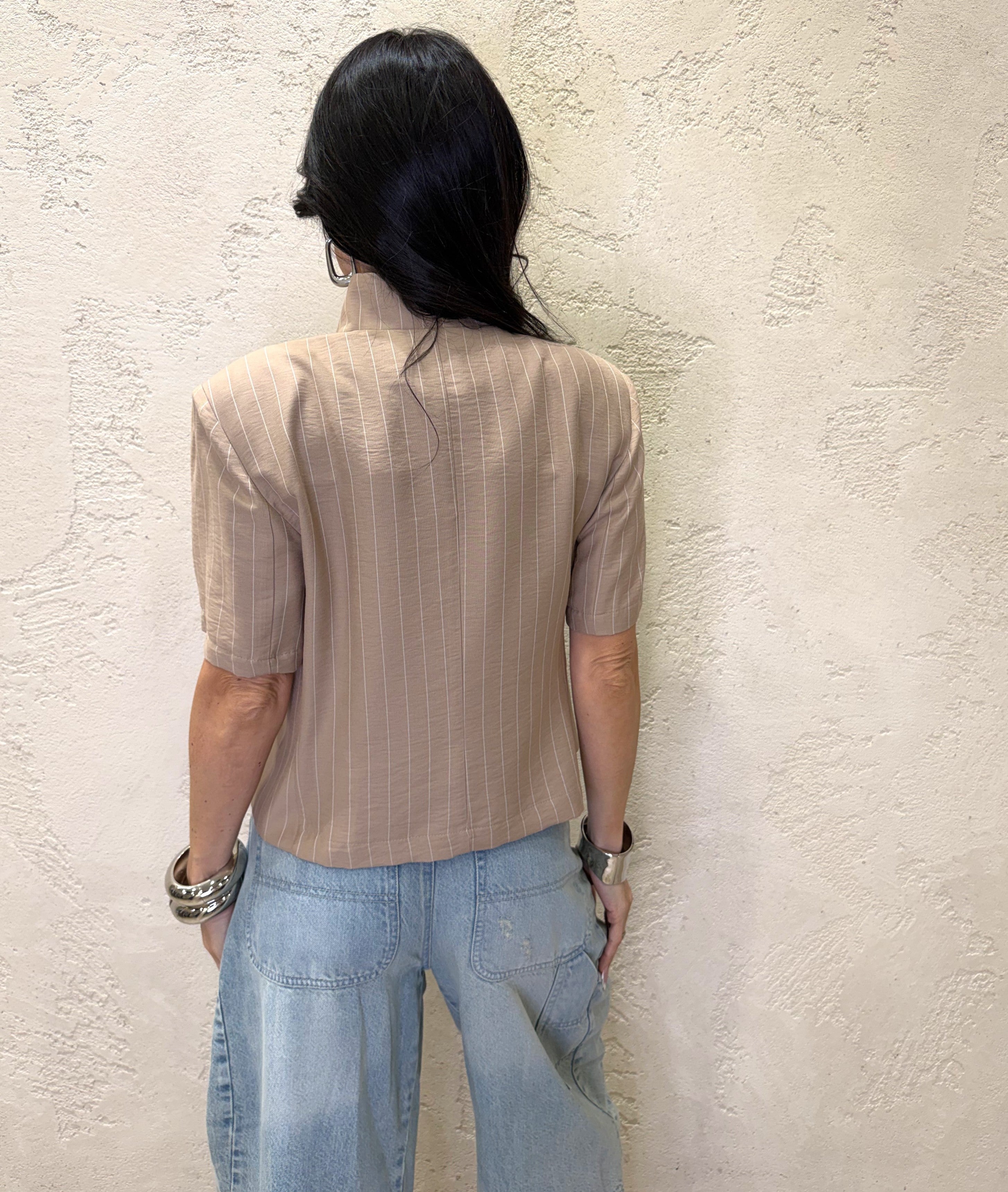 giacca manica corta gessata con collo alla coreana e chiusura asimmetrica JMN-Q115 BEIGE HAVEONE 