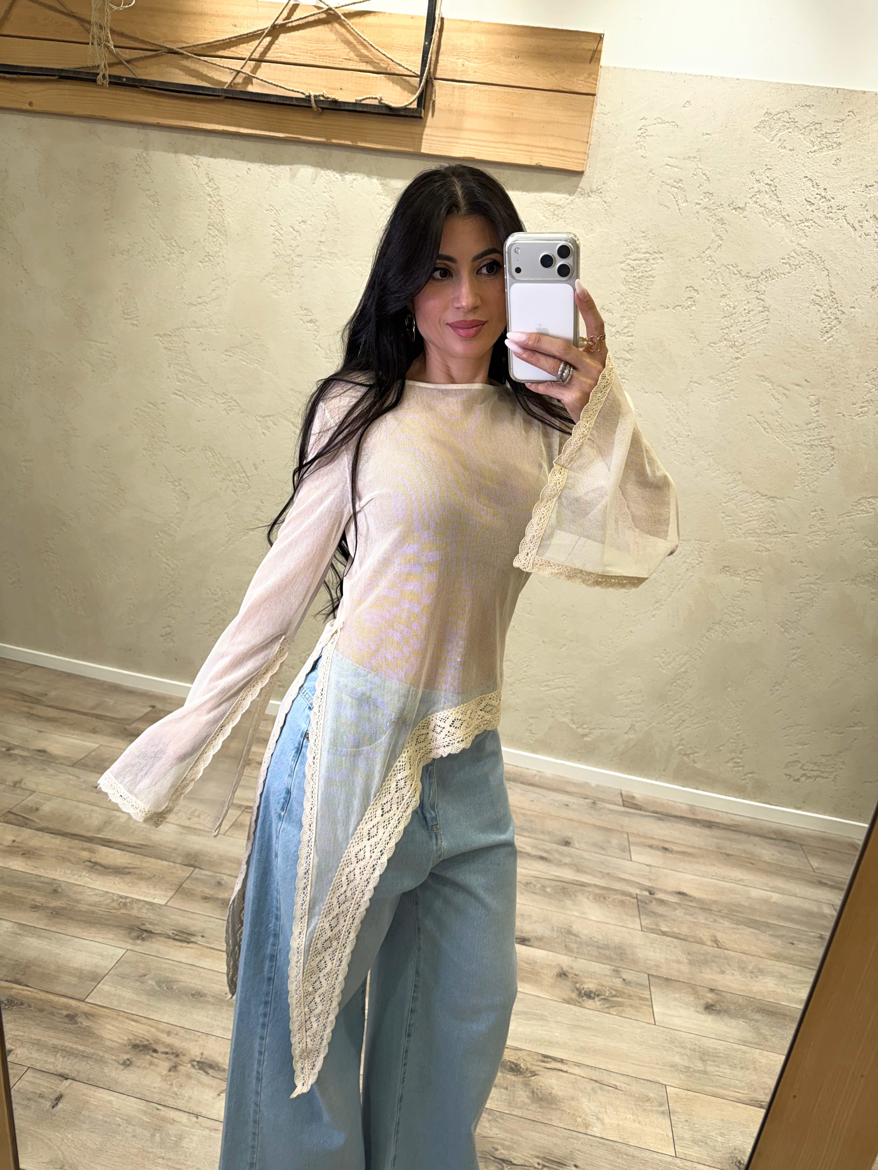 blusa effetto "vedo non vedo" con orlo asimmetrico e inserti in pizzo MVS-Q111 BURRO HAVEONE 