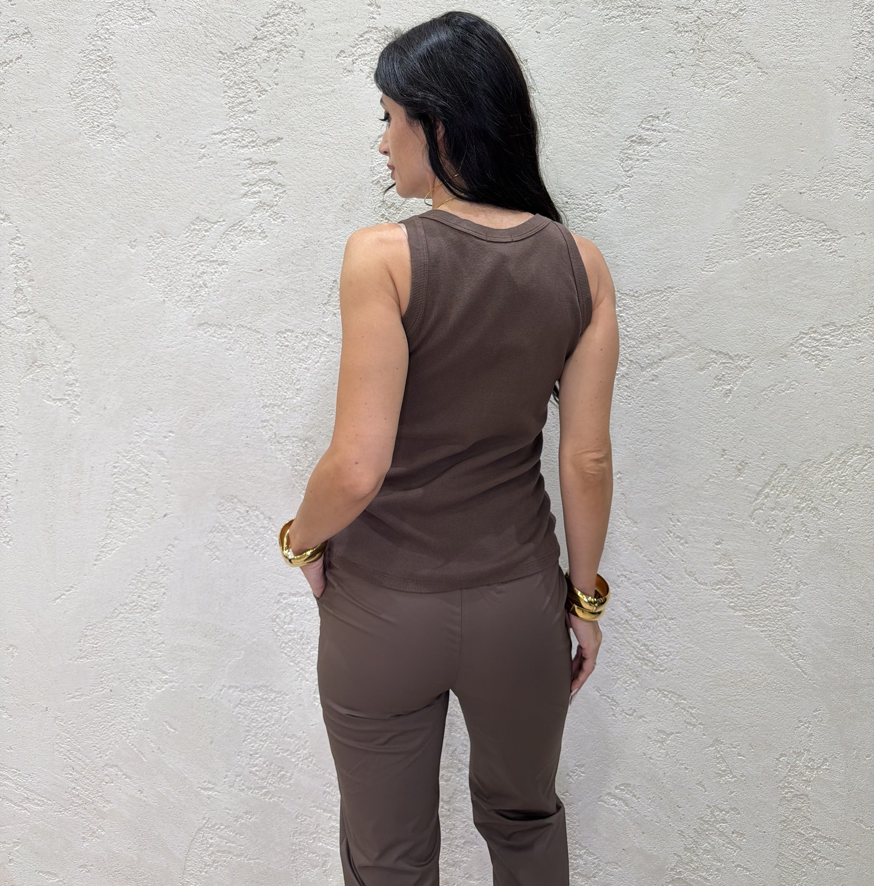 canotta in cotone elasticizzato a costine scollo a v 27271 CIOCCOLATO SUSY MIX 