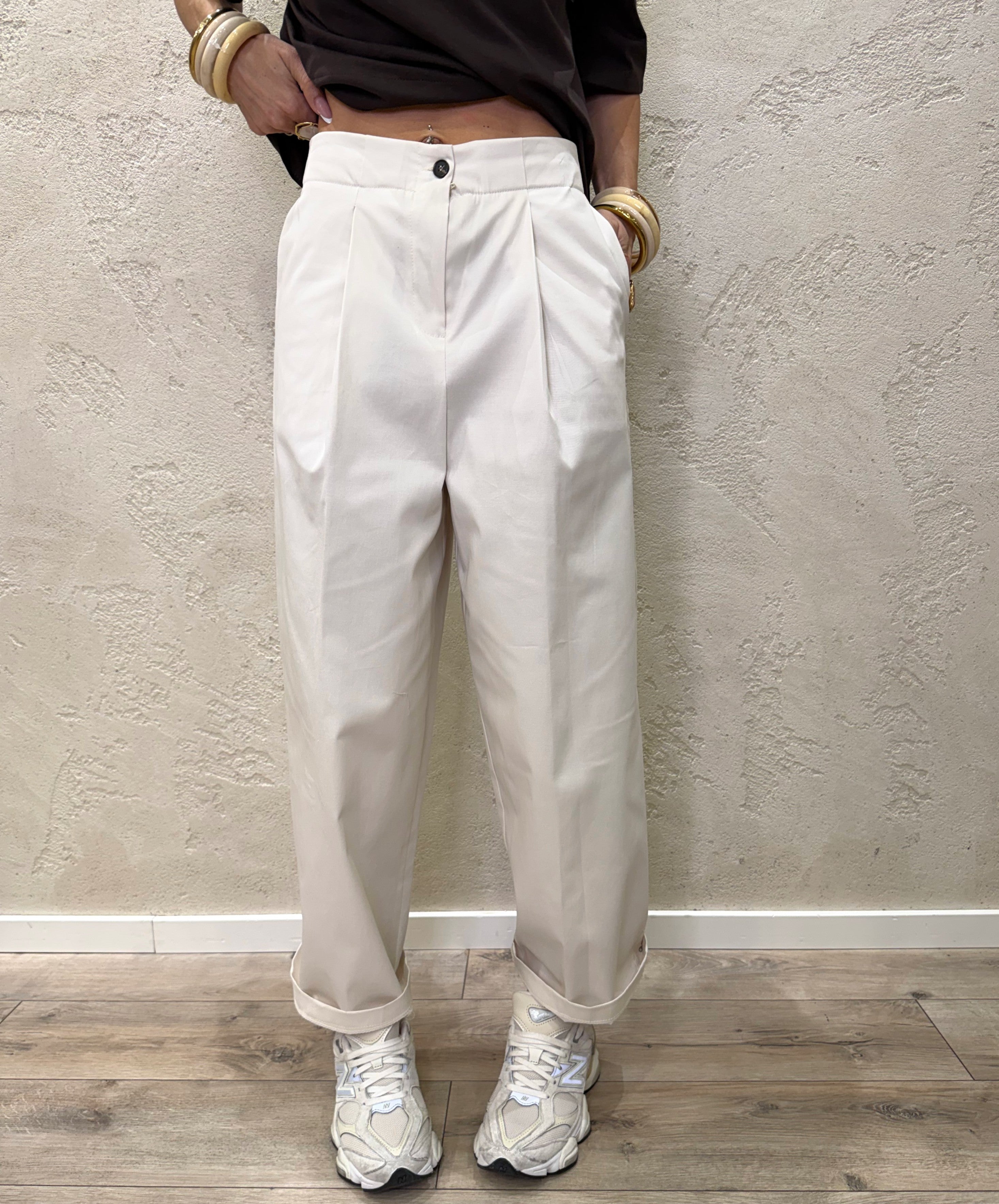 pantalone in cotone a gamba dritta con pinces sul davanti 26P4516 PANNA TENSIONE IN 