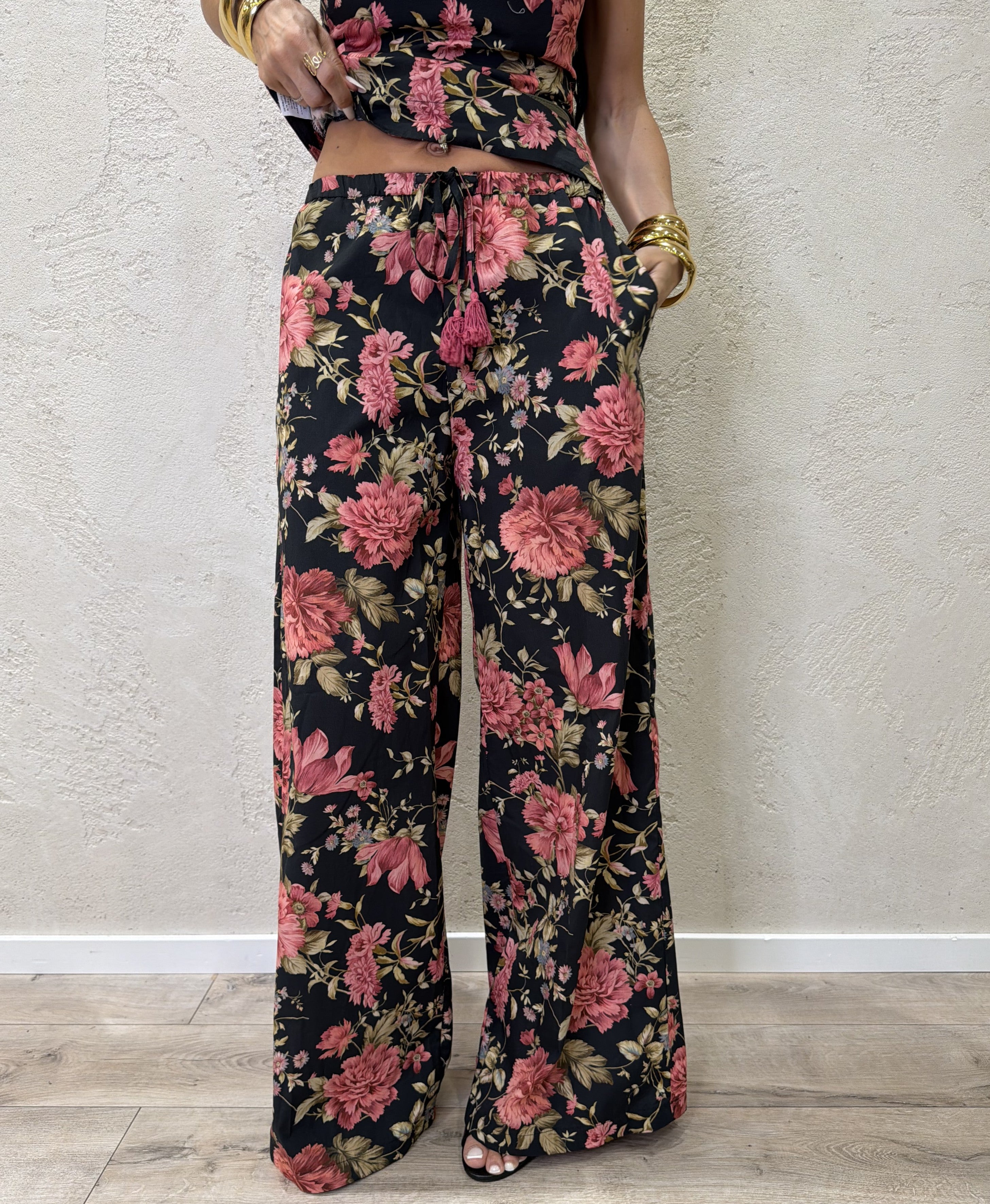 pantalone in 100% cotone modello a palazzo fantsia floreale 39480 NERO TENSIONE IN 