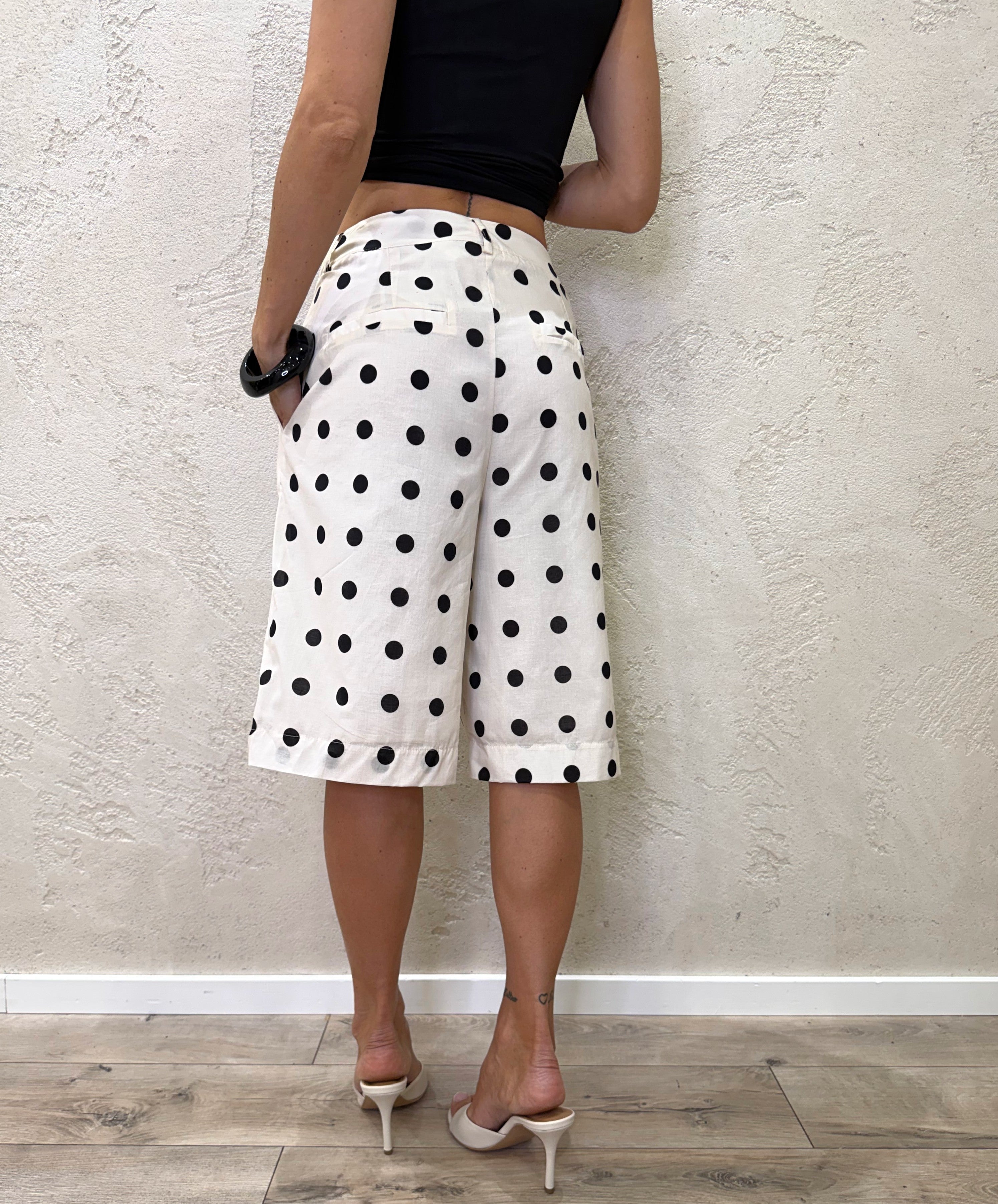 maxi bermuda con pinces frontali a pois PE260233 BIANCO TENSIONE IN 