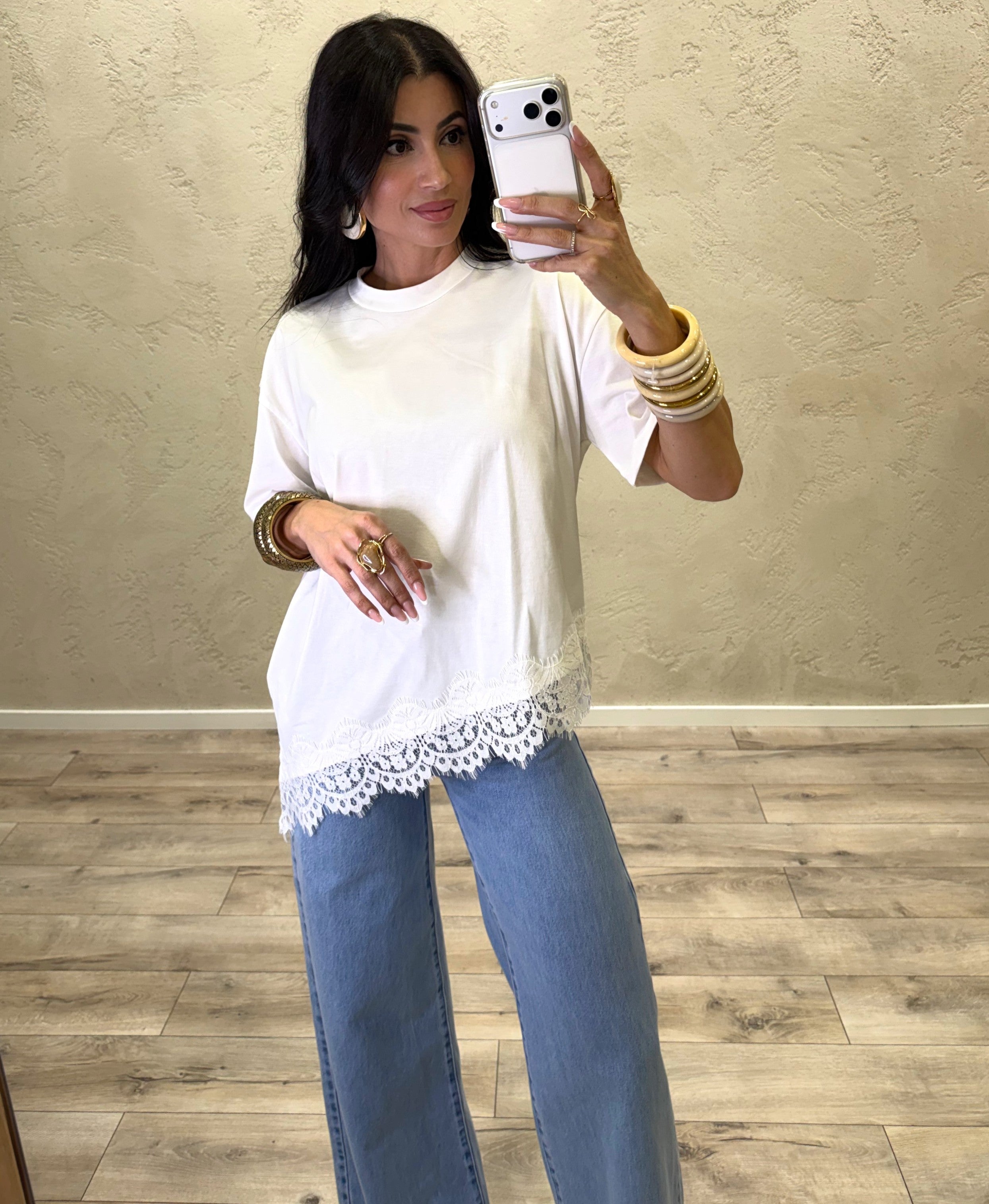 t-shirt asimmetrica con inserto in pizzo sul fondo RAB0598 BIANCO VICOLO 