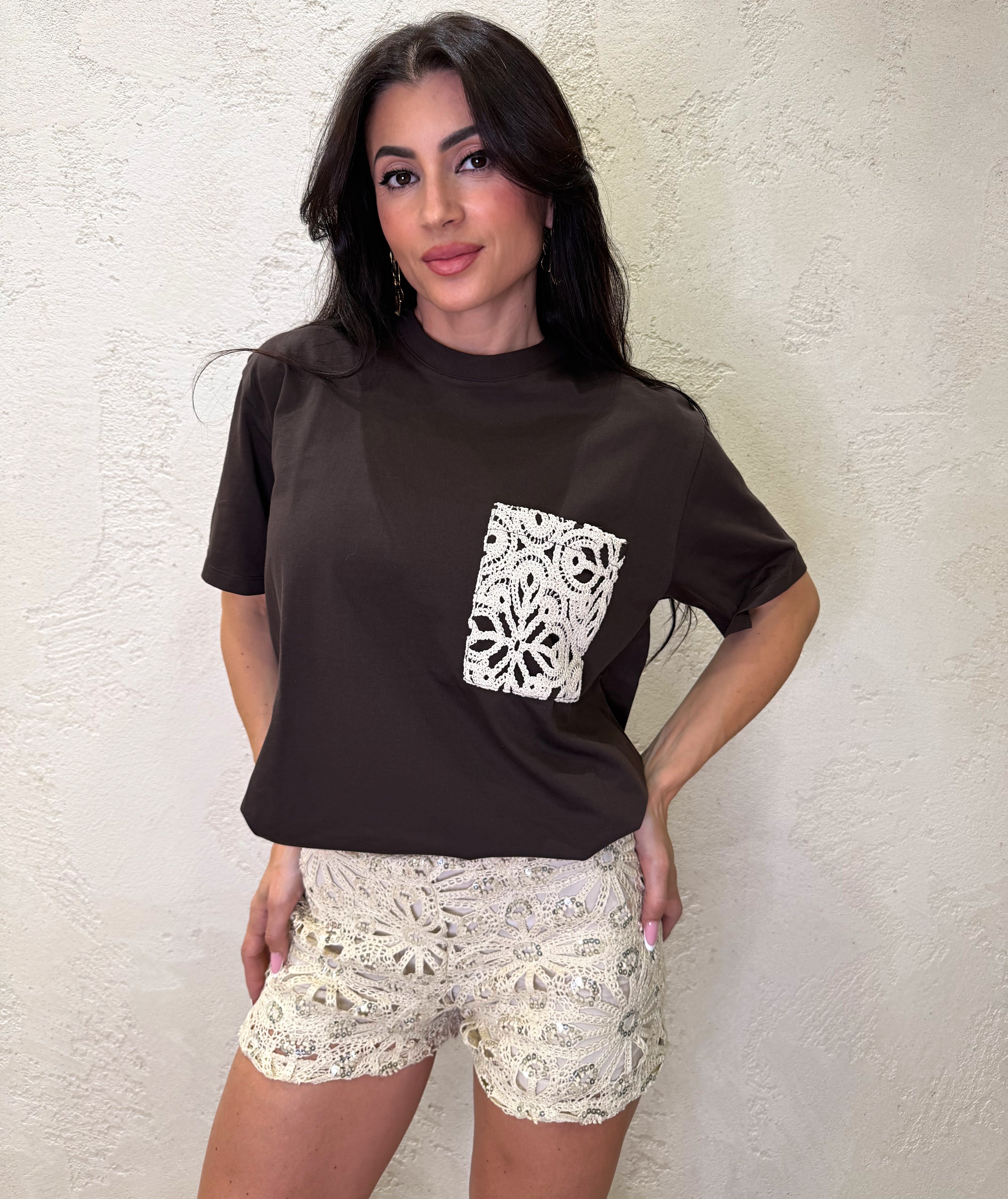 t-shirt over con tasca crochet UAB0381 FONDENTE VICOLO 