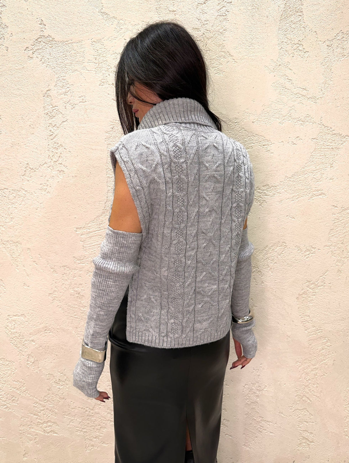 Gilet con manicotti in misto lana e alpaca
