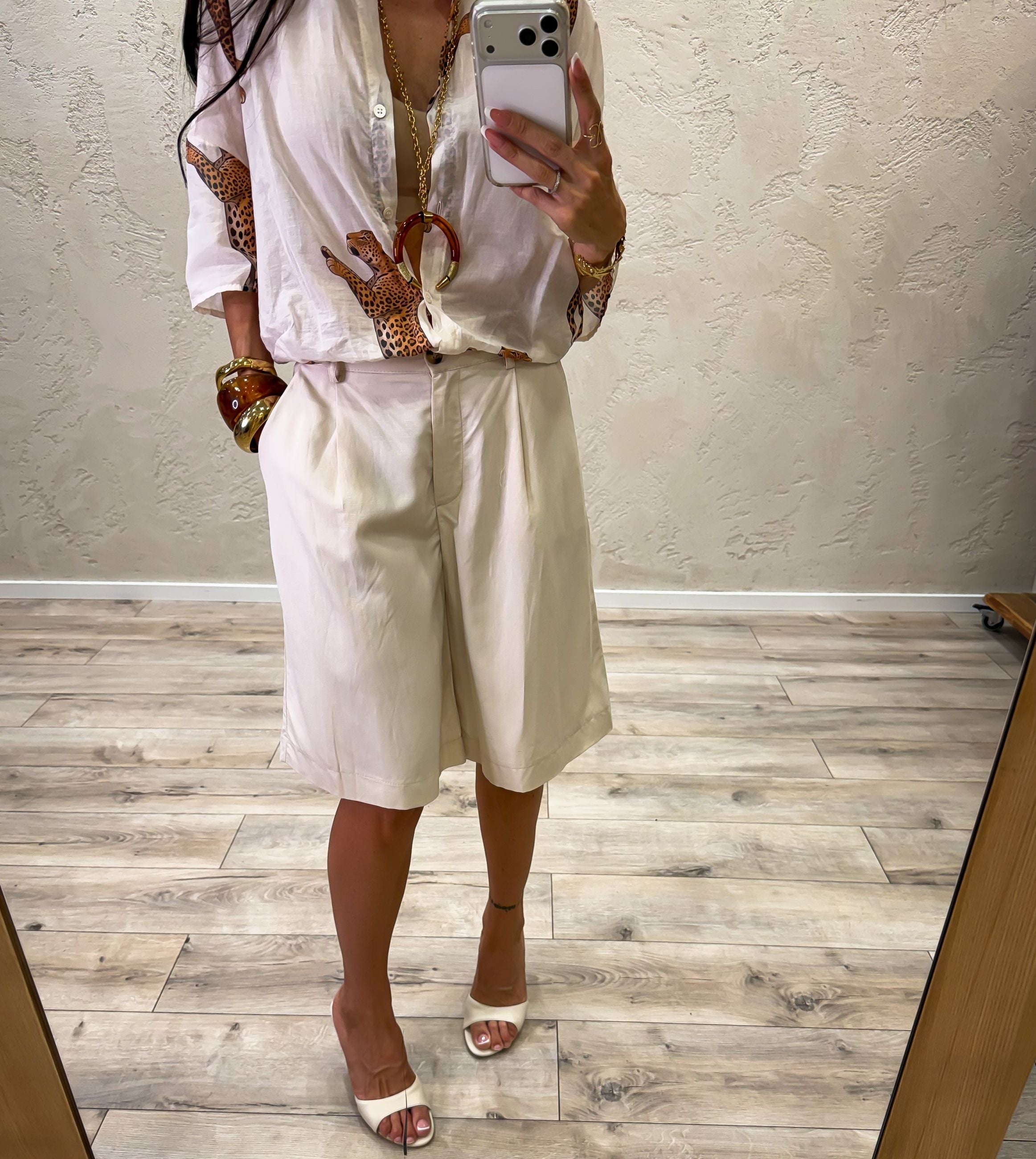 Maxi bermuda misto viscosa e lino con pinces frontali