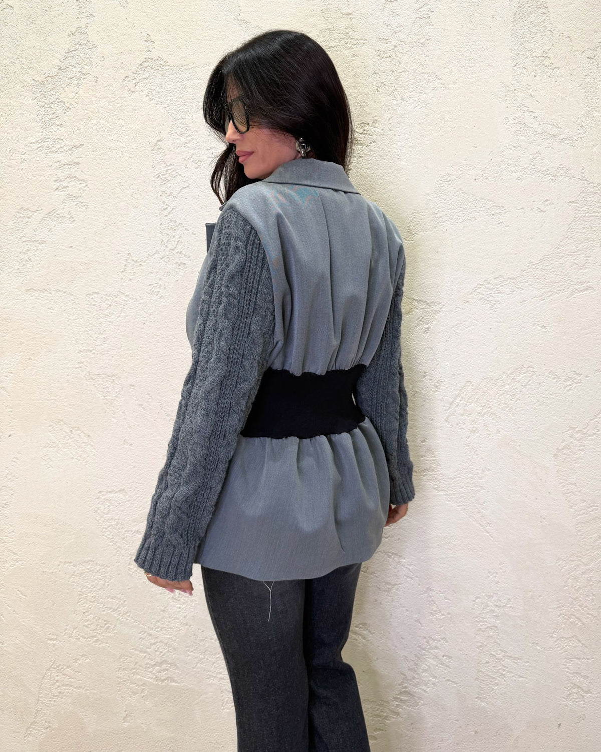 Blazer con maniche in maglia ed elastico in vita