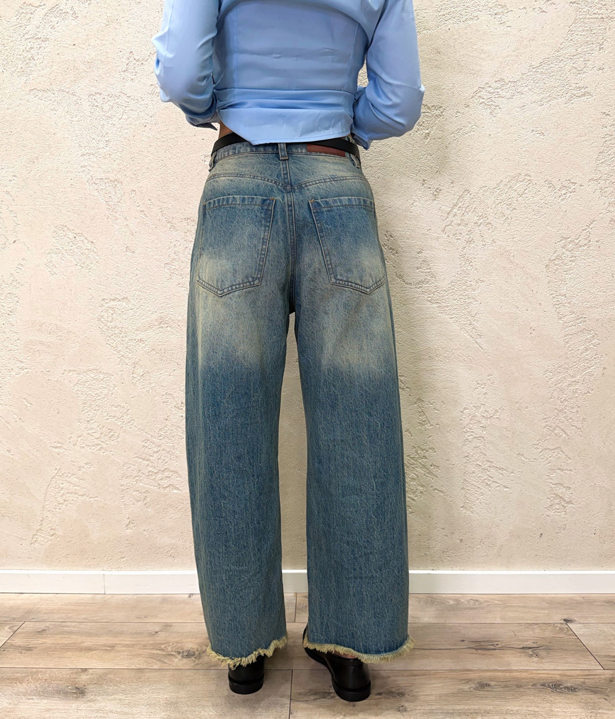 Jeans "Maison" barrel fit sfrangiato