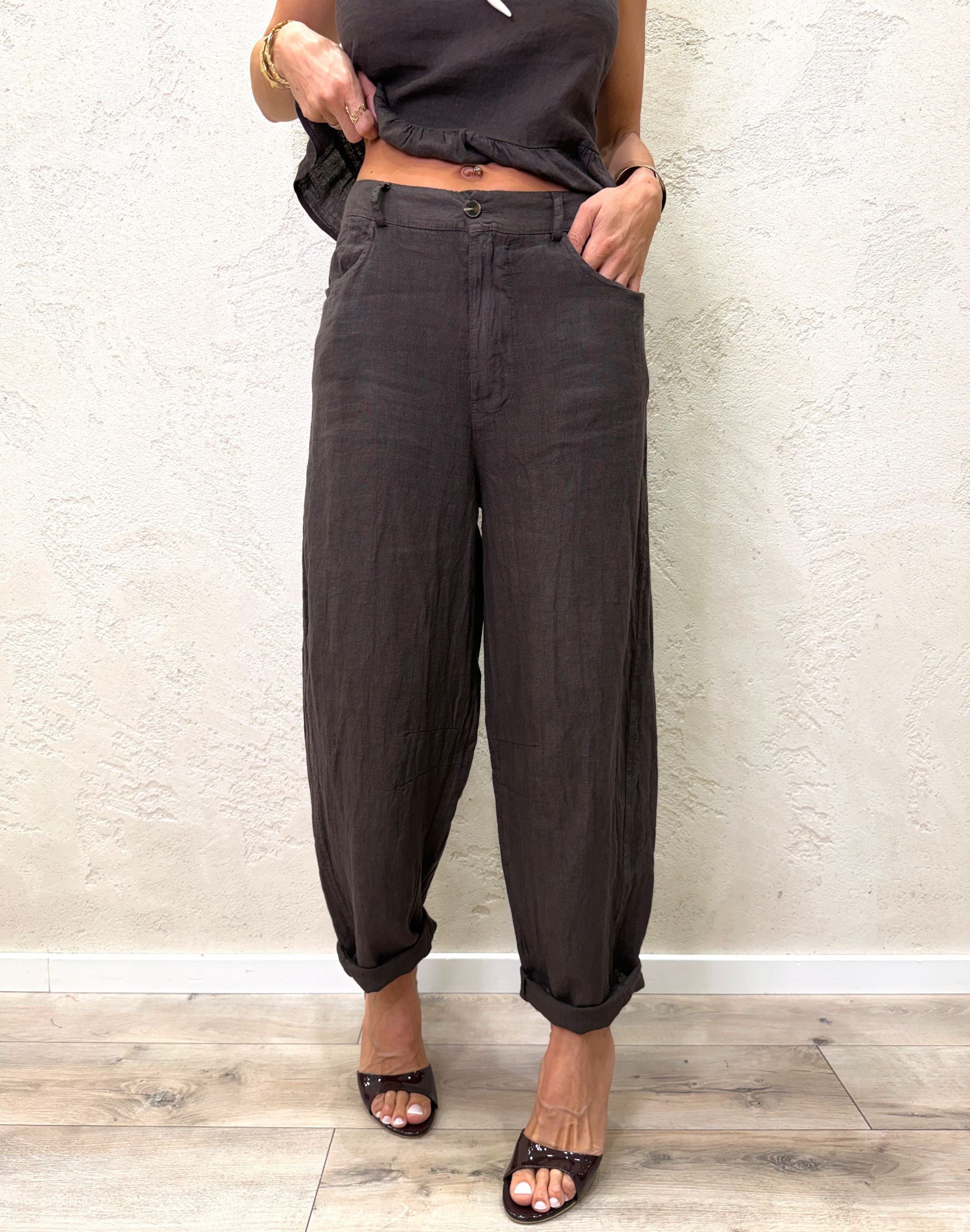 Pantalone modello ferro di cavallo in 100% lino