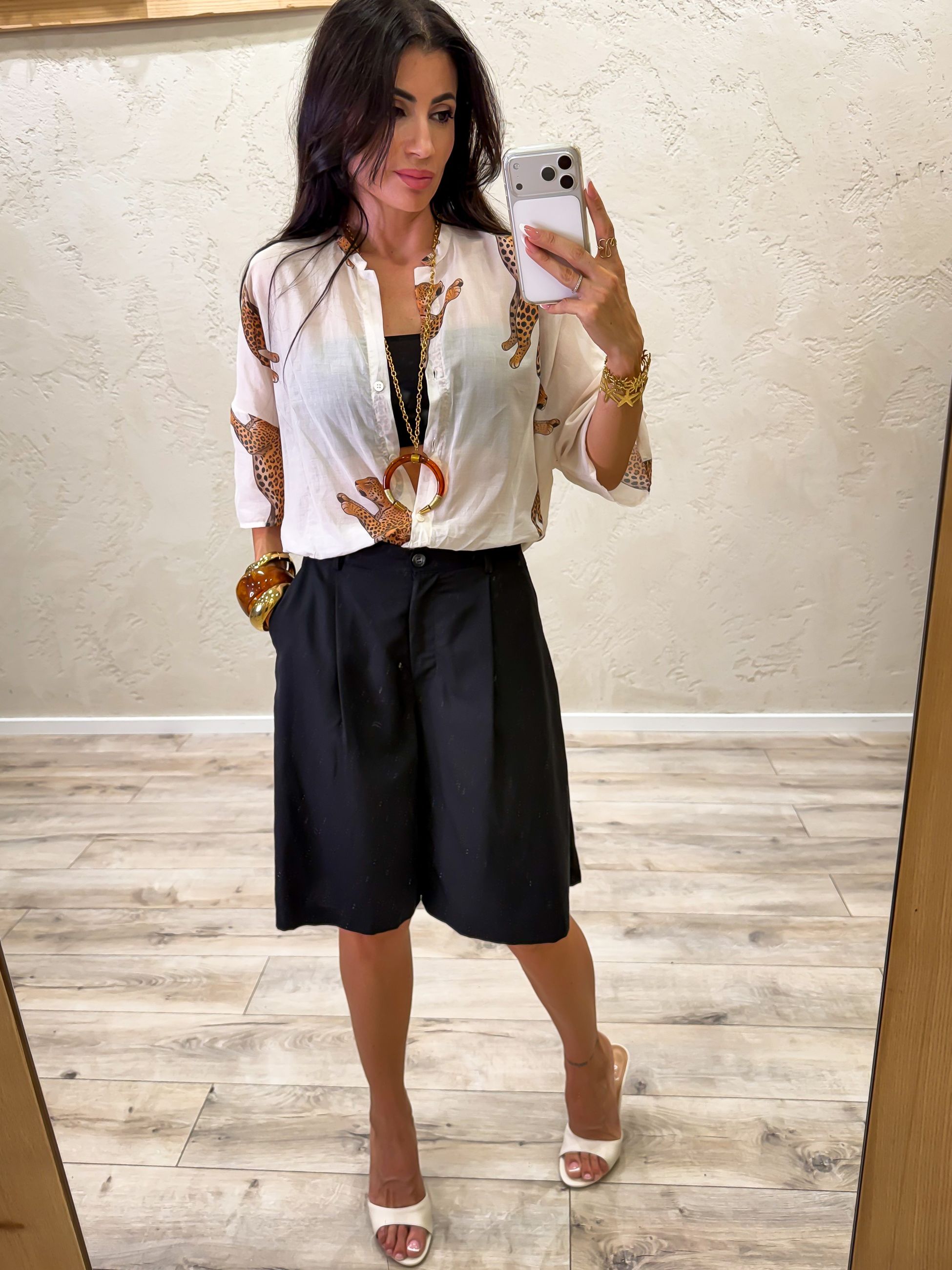 Maxi bermuda misto viscosa e lino con pinces frontali
