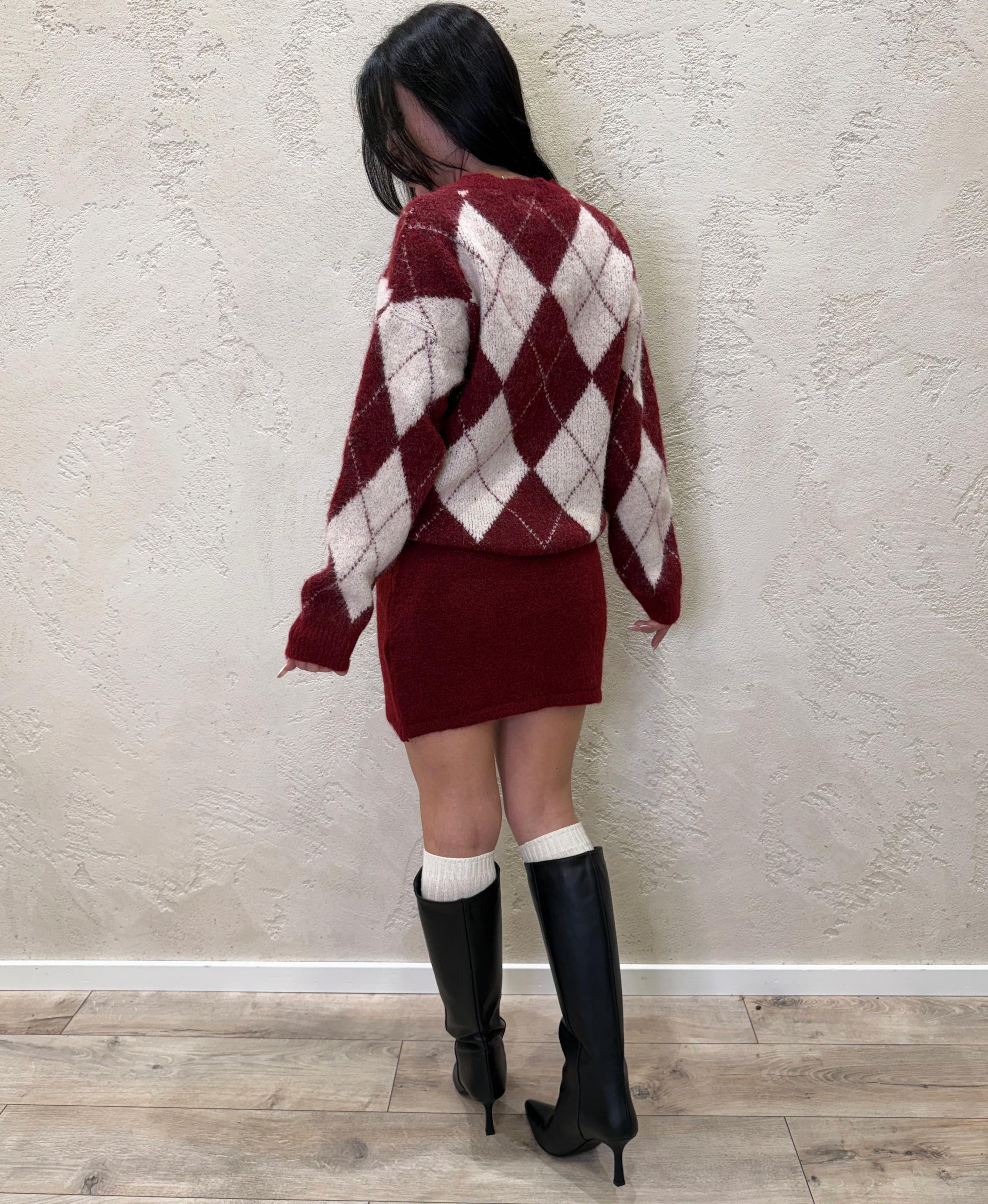 completo in maglia cardigan a rombi e gonna mini 55260 BORDEAUX/PANNA VICOLO 