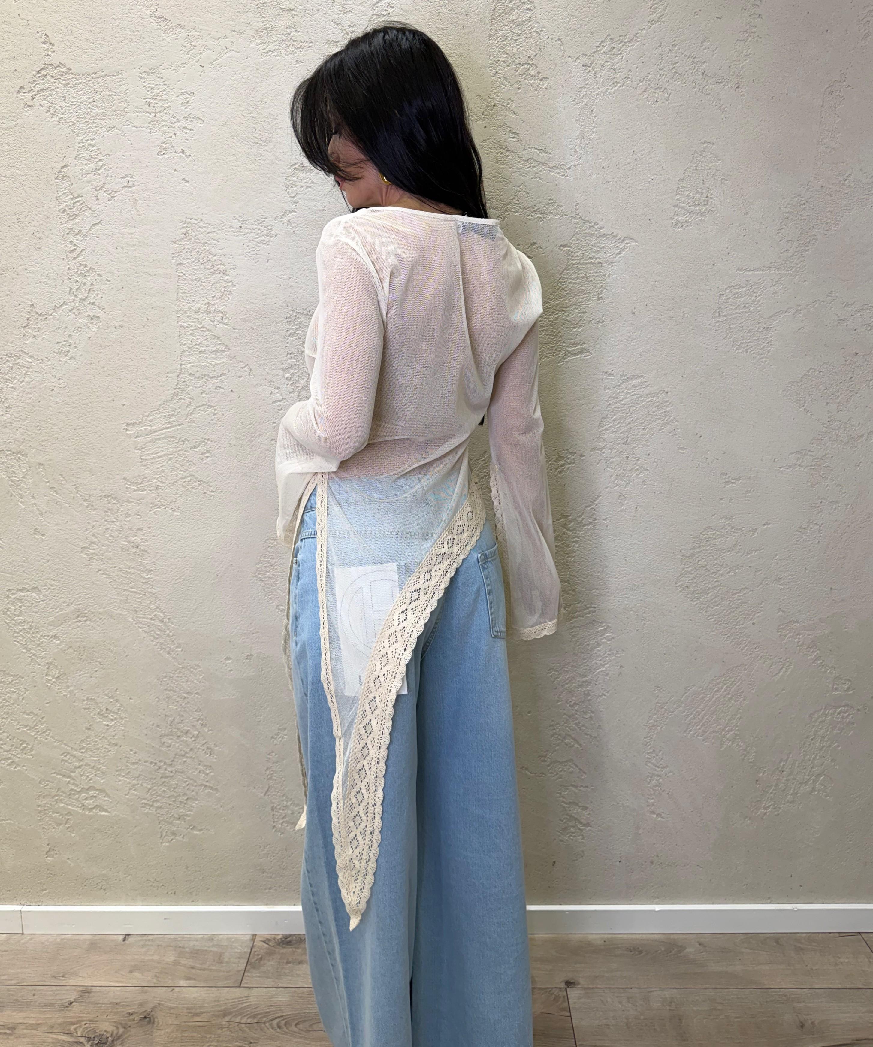 blusa effetto "vedo non vedo" con orlo asimmetrico e inserti in pizzo MVS-Q111 BURRO HAVEONE 