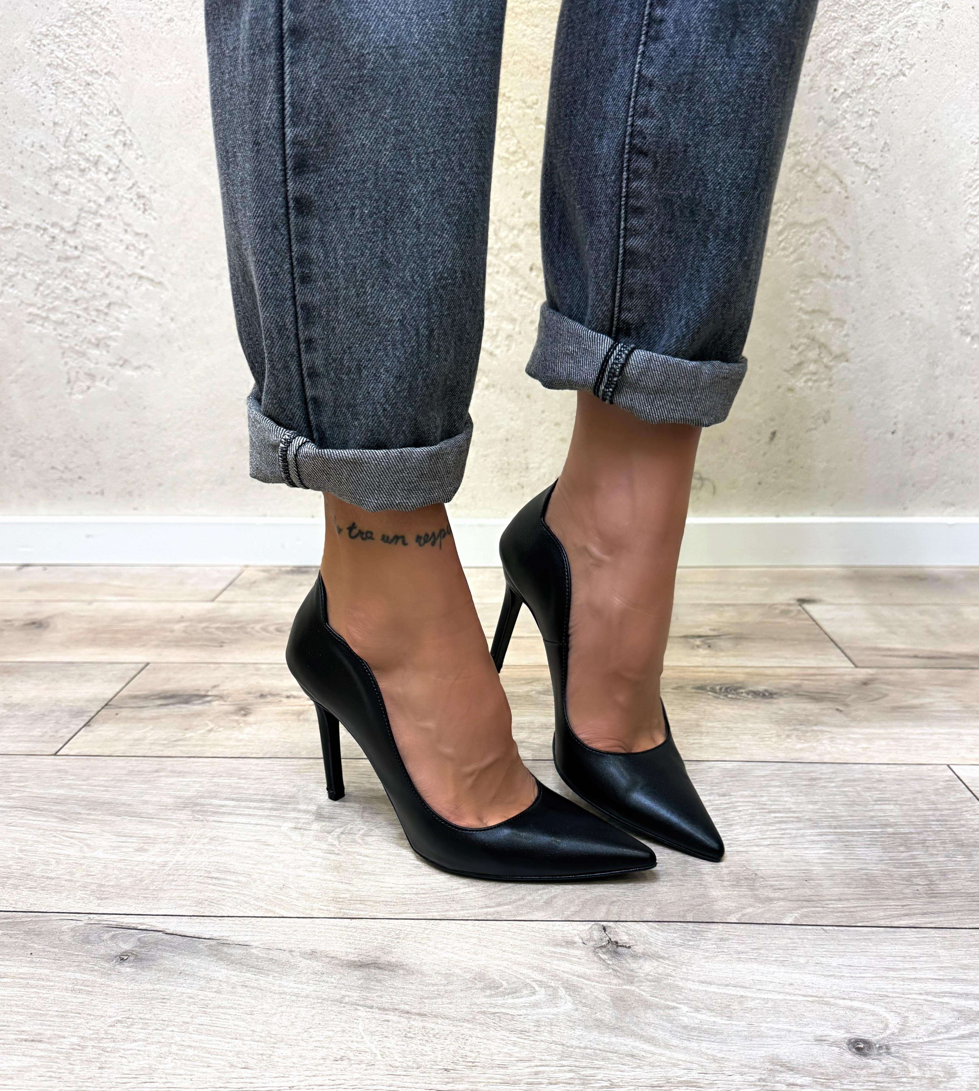 decolletè in vera pelle con dettaglio di profilo a onda LFI742022 NERO OVYE' 