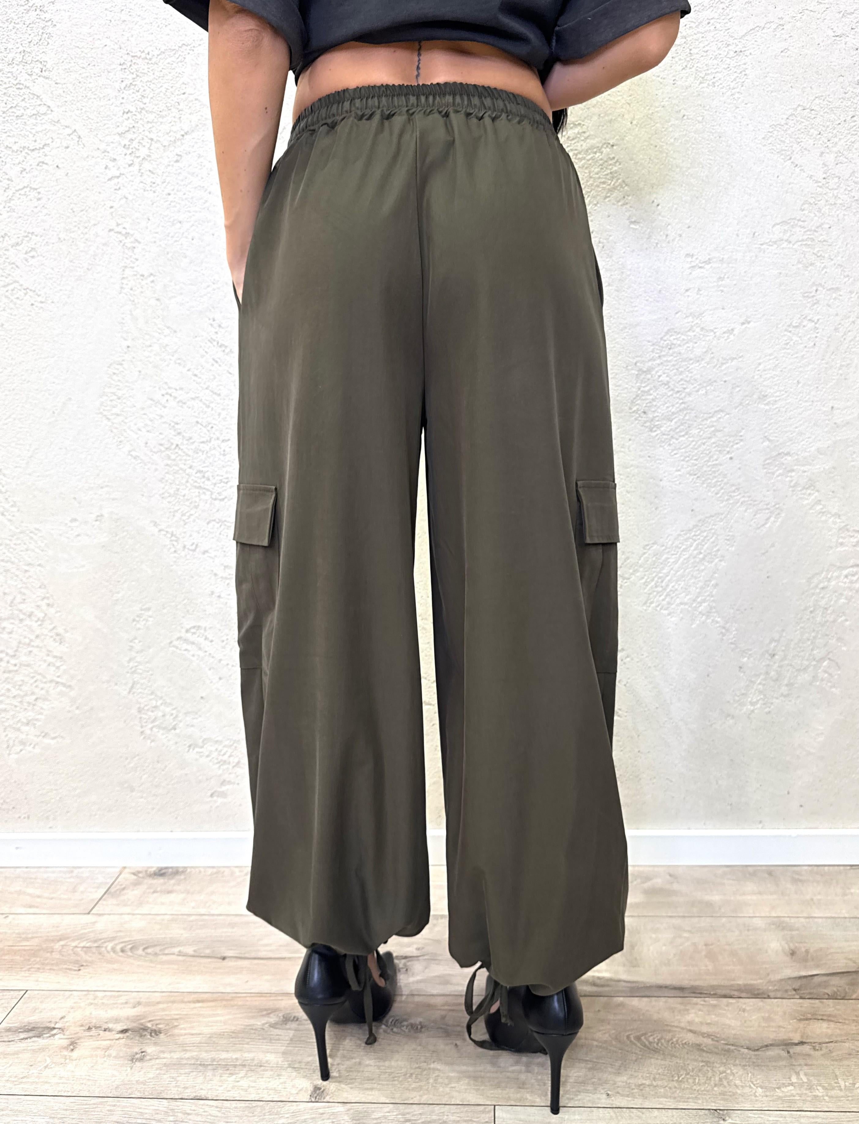 pantalone modello baloon tasconato con stringa sul fondo 12390 VERDE MILITARE SUSY MIX 