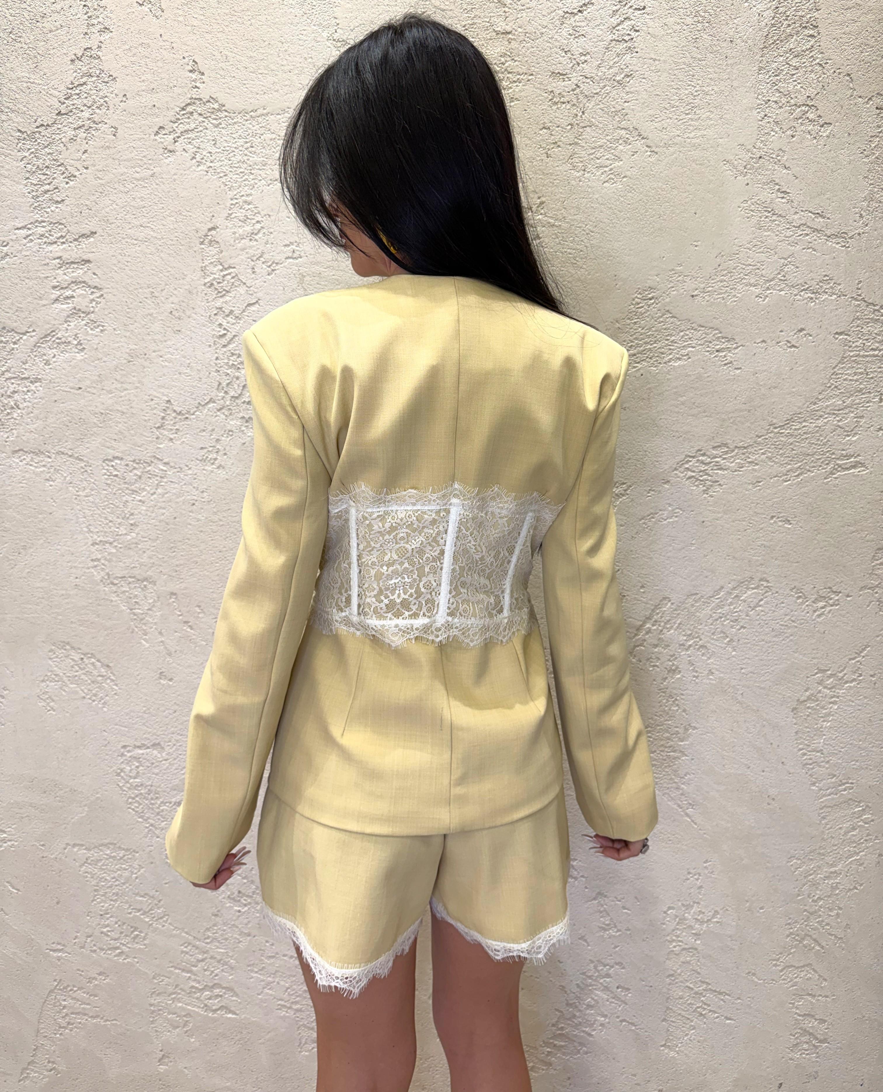 giacca con inserto in pizzo TAB1458 GIALLO PAGLIERINO VICOLO 