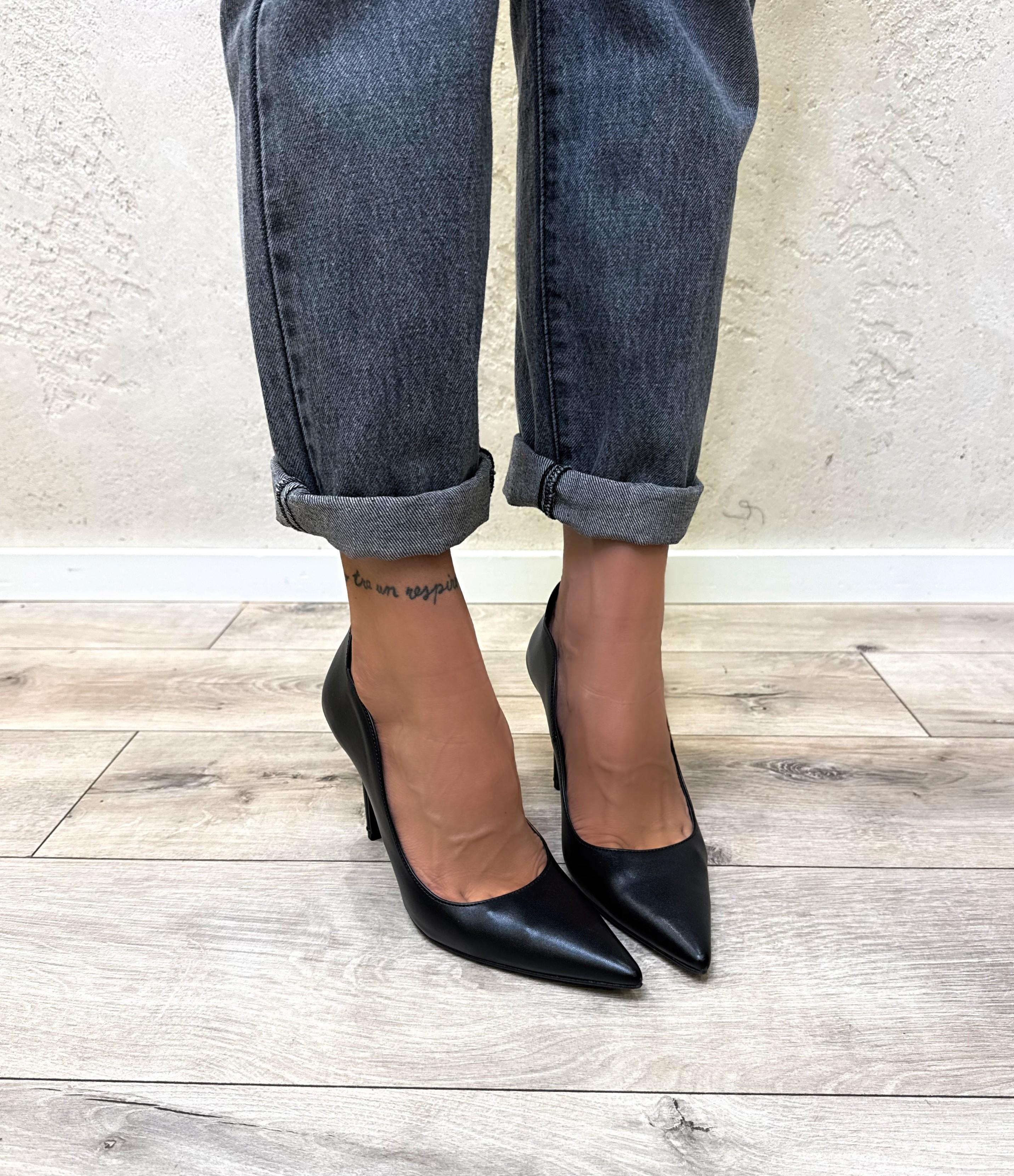 decolletè in vera pelle con dettaglio di profilo a onda LFI742022 NERO OVYE' 