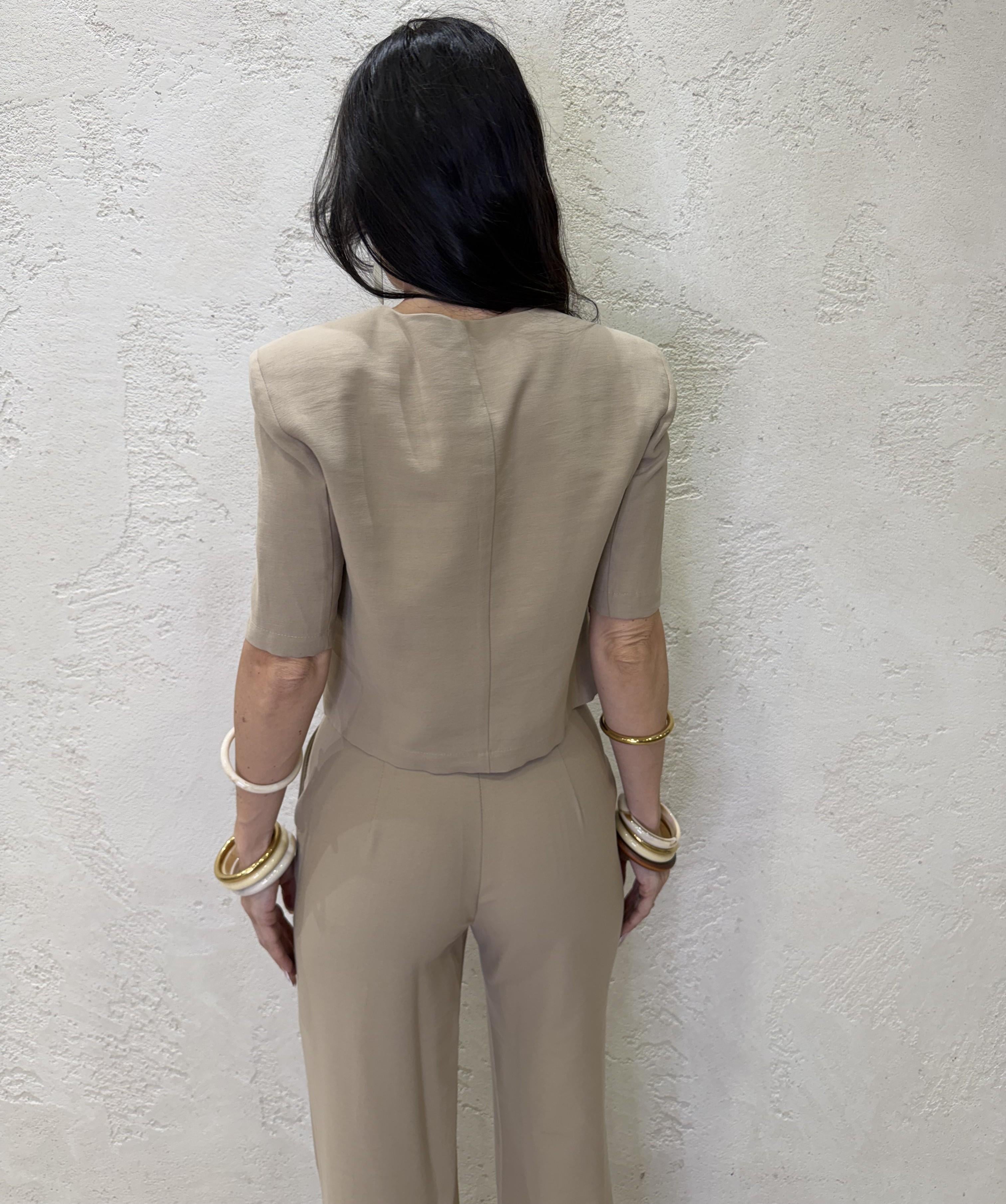 giacca a maniche corte con chiusura a doppiopetto e bottoni a contrasto JMN-Q122 BEIGE HAVEONE 