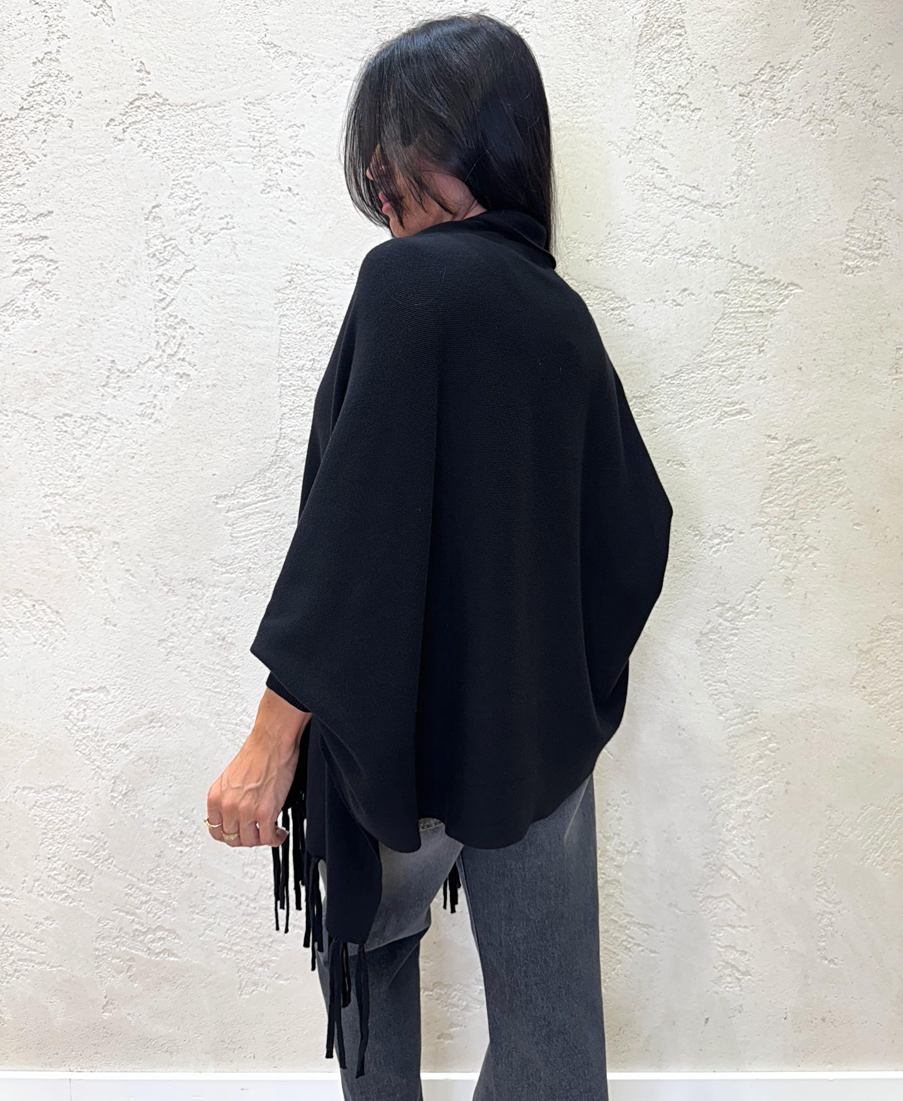 poncho con frange AP366525 NERO SUSY MIX 