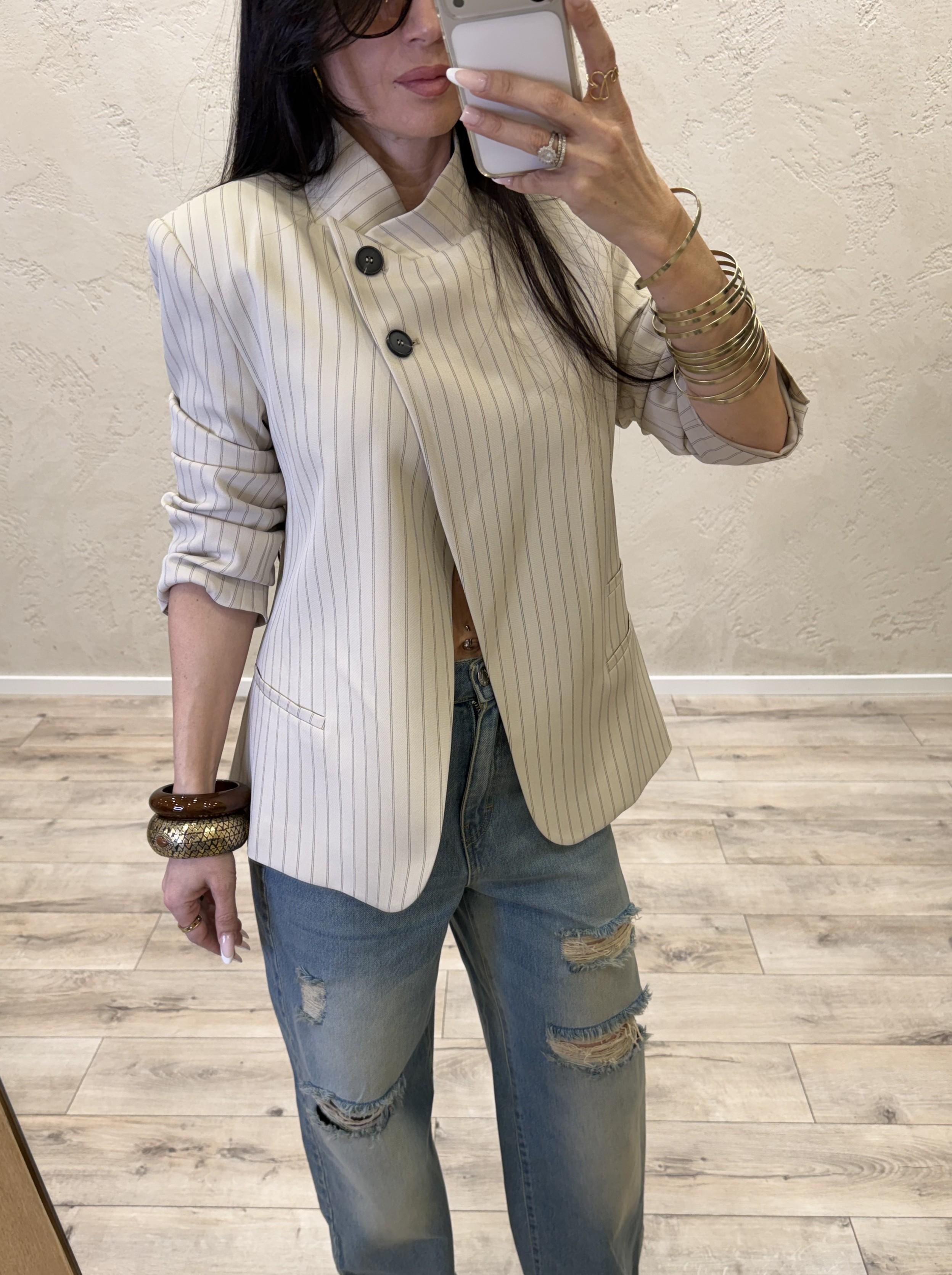 giacca gessata con collo alla coreana e chiusura asimmetrica JMN-Q096 BEIGE HAVEONE 