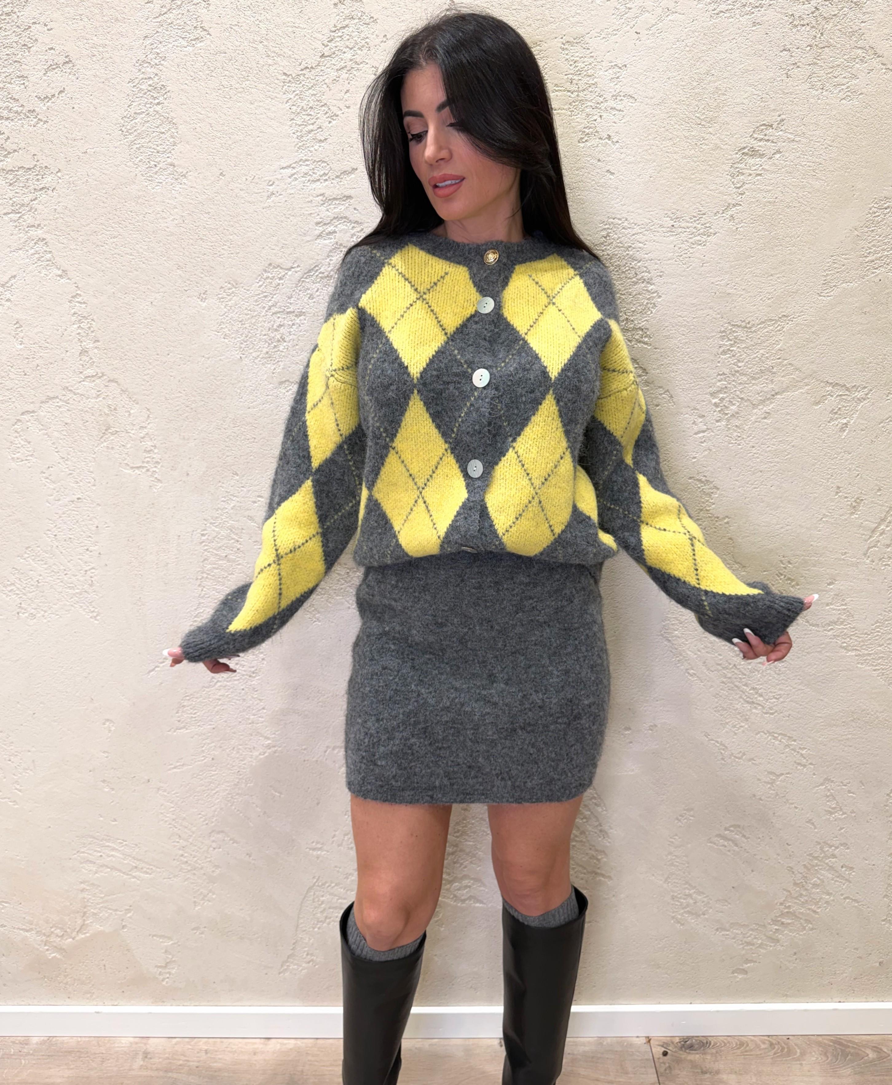 completo in maglia cardigan a rombi e gonna mini 55260 GRIGIO/GIALLO VICOLO 