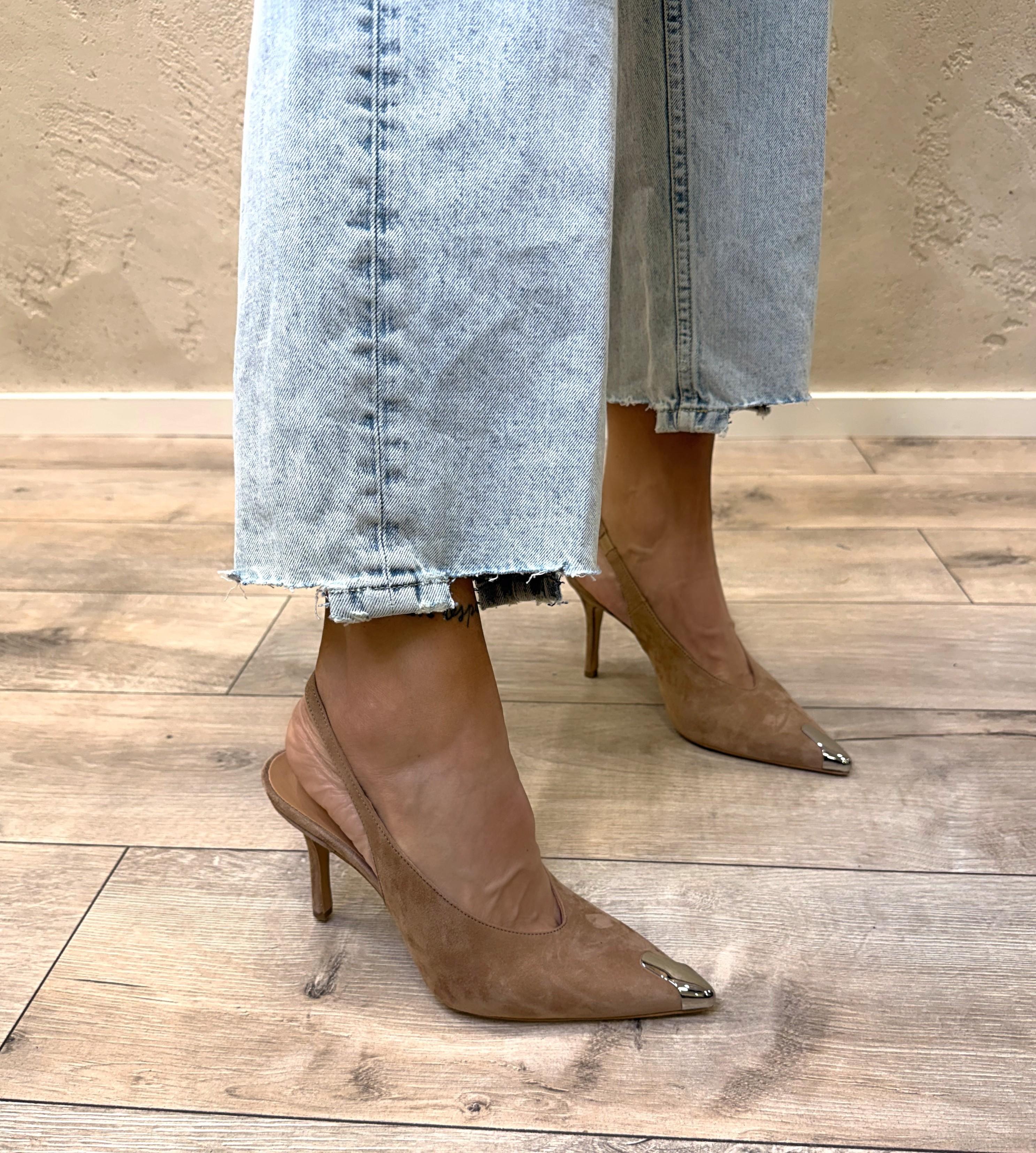 slingback in camoscio con punta metallica AT952 CAMEL OVYE' 