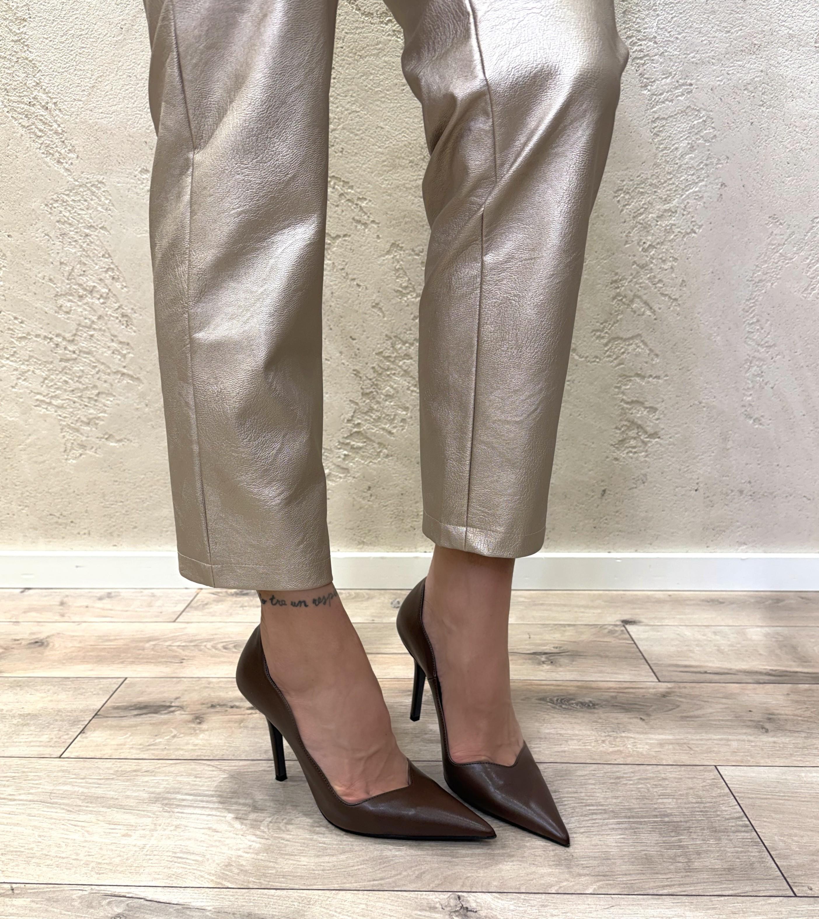 decolletè in vera pelle con dettaglio di profilo a onda 1214 MORO DIVINE FOLLIE 