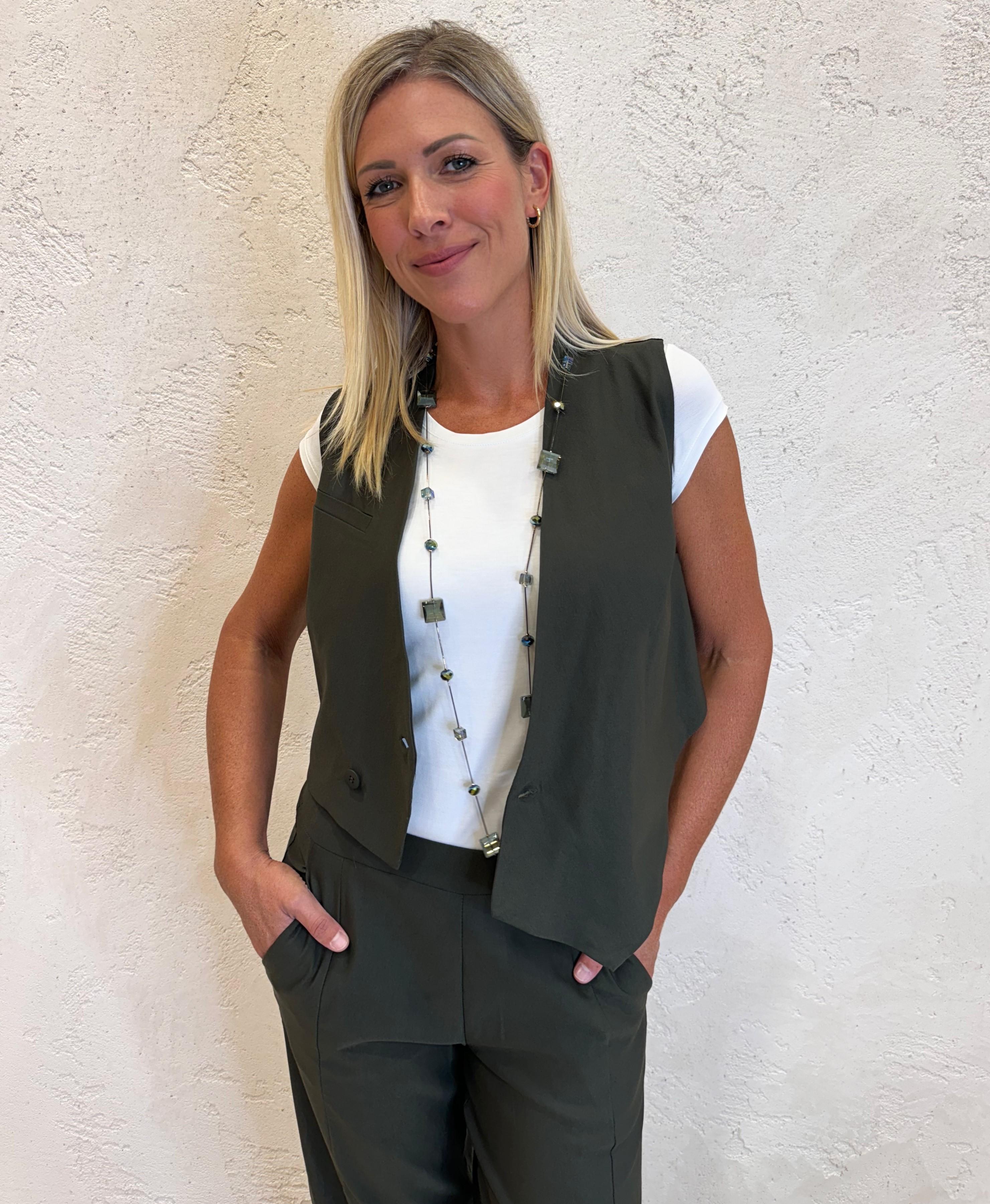 gilet in tessuto tecnico elasticizzato D7004J MILITARE SUSY MIX 