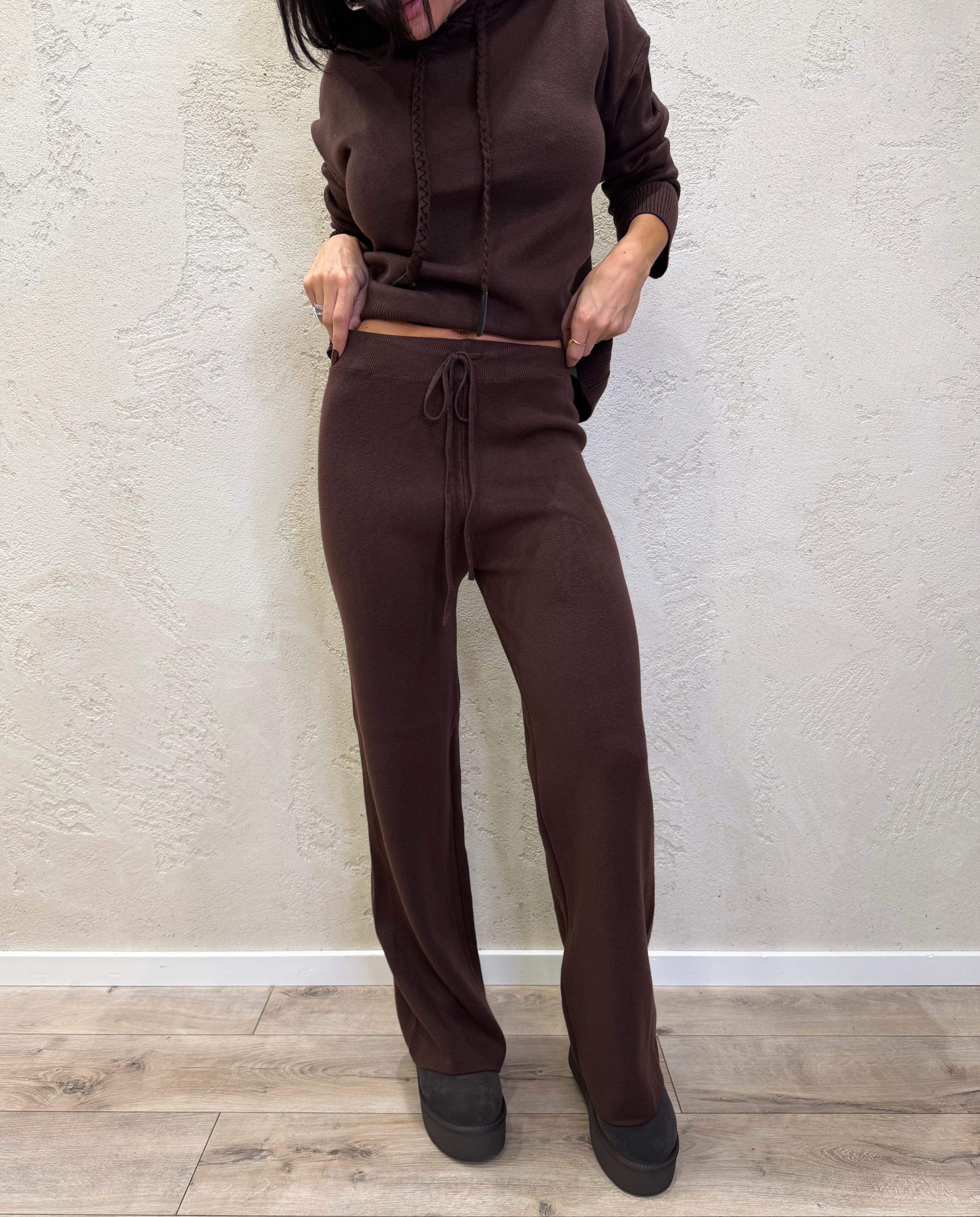 completo in maglia pull con cappuccio e pantalone a gamba larga CMCAP CIOCCOLATO ELEVI 