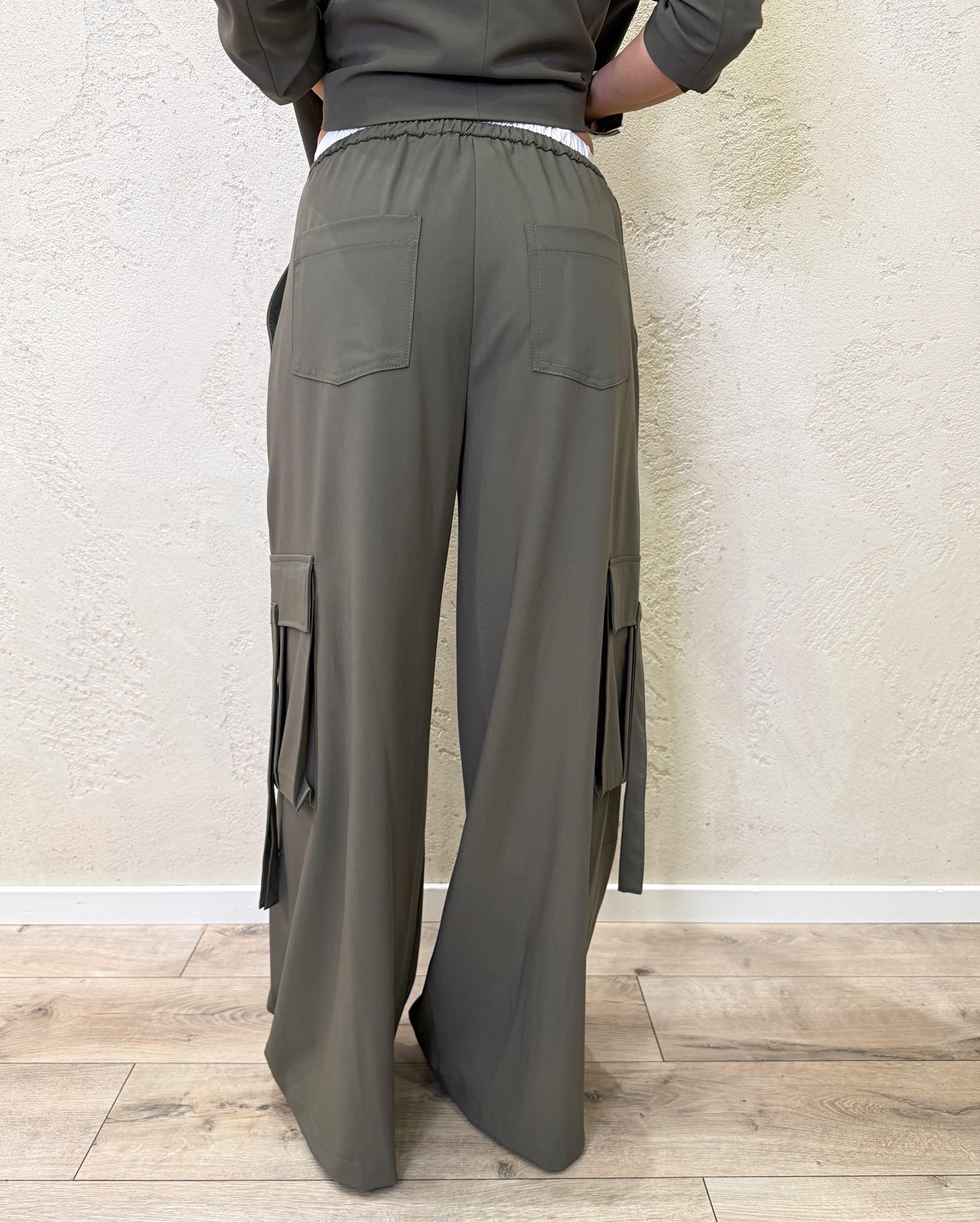 pantaloni cargo a palazzo con vita elasticizzata finto boxer 26P3727 SALVIA TENSIONE IN 