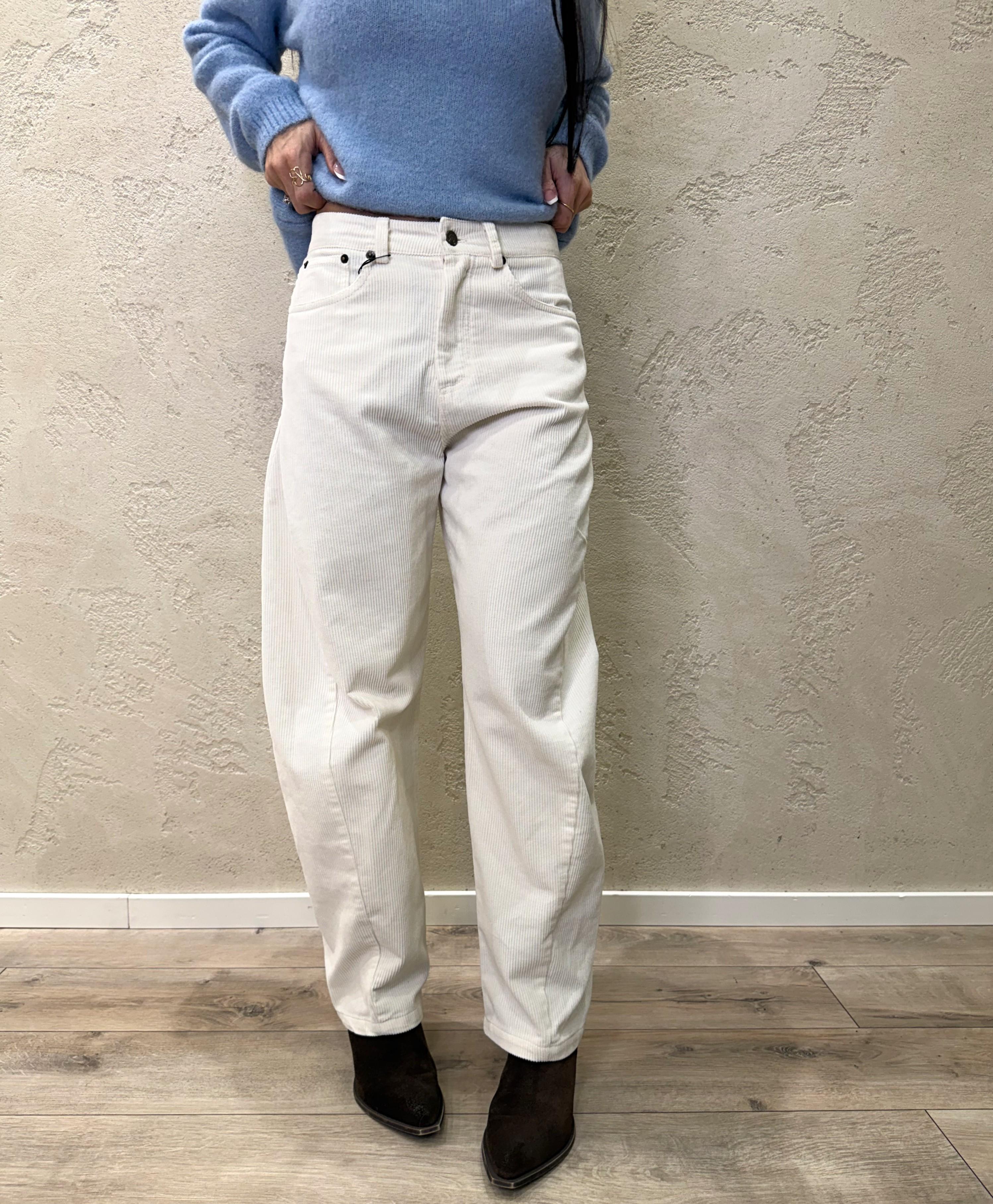 pantalone modello carrot fit in velluto a costine W25PB23 LATTE TENSIONE IN 