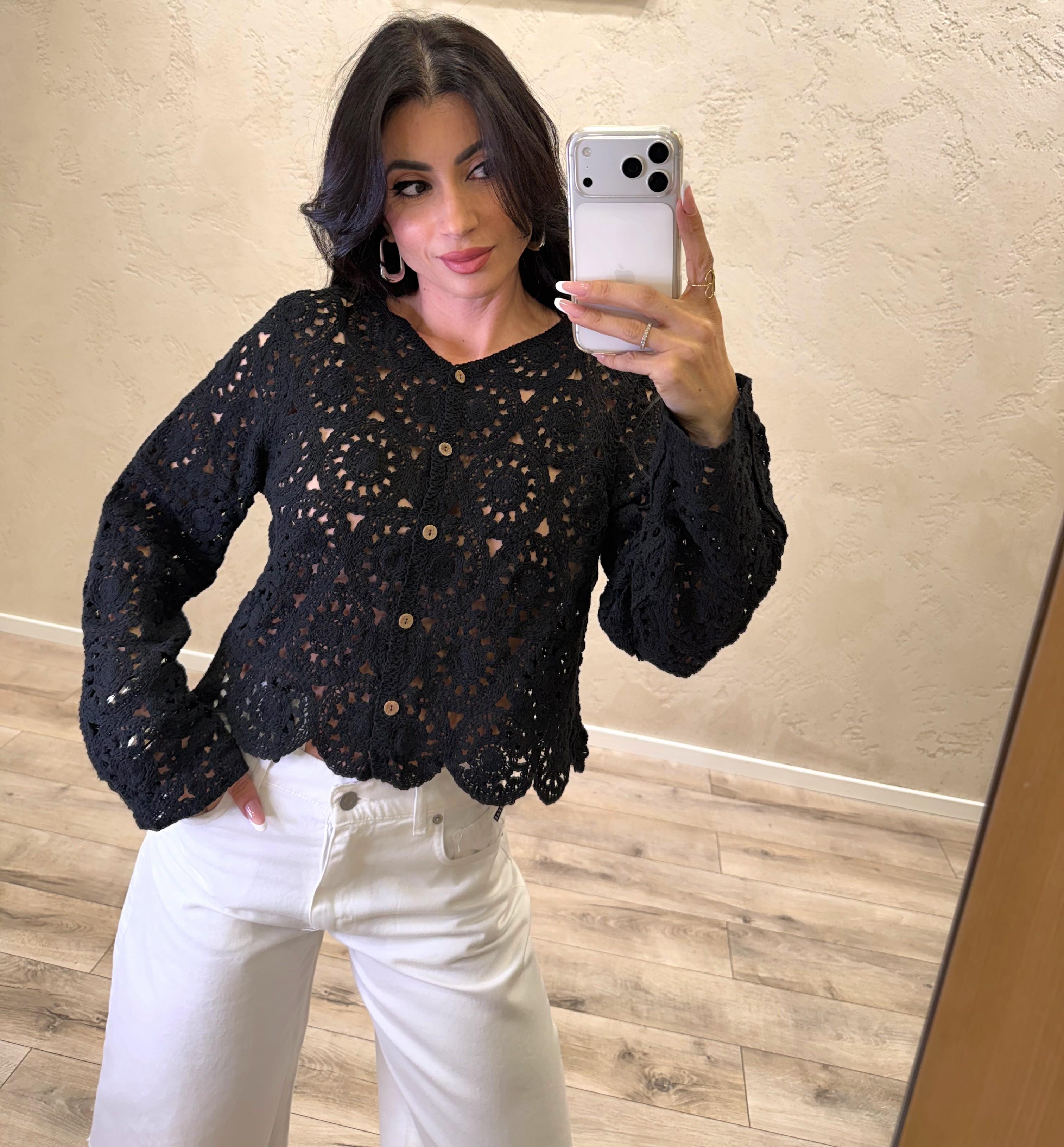 cardigan in crochet con bottoni in legno 2628005 NERO SUSY MIX 