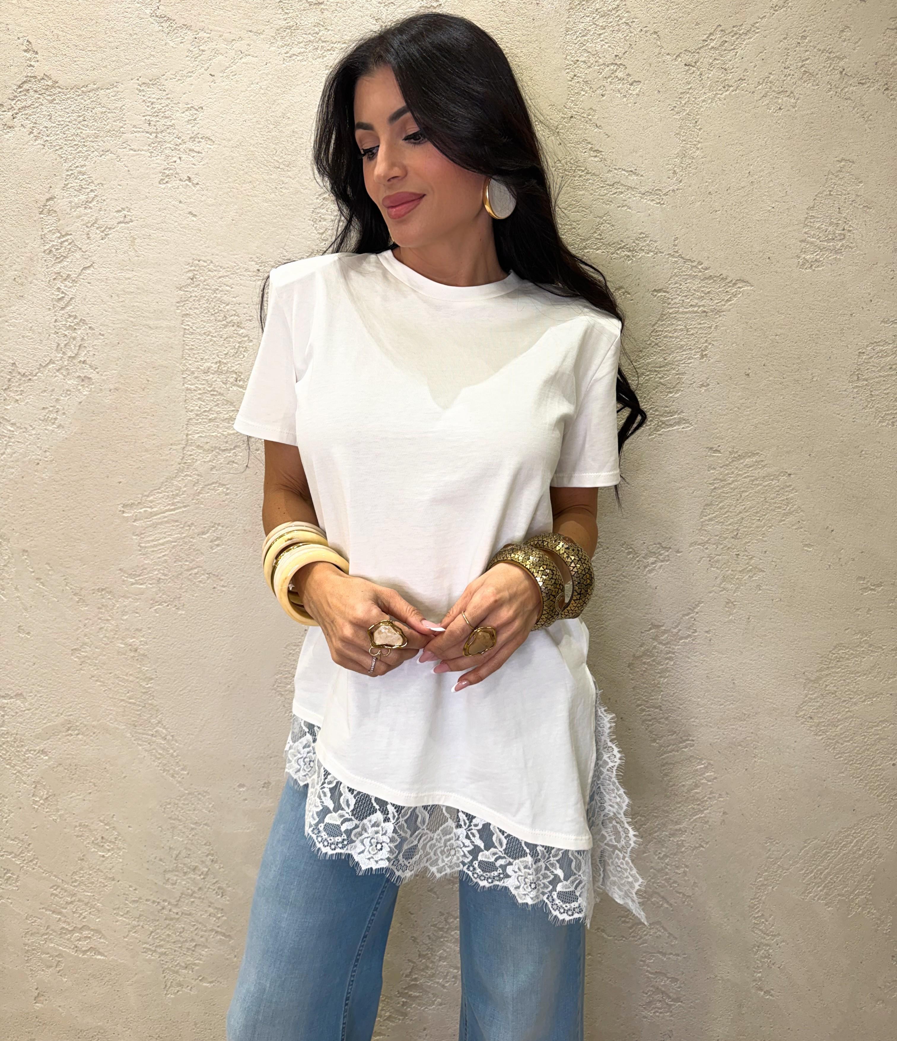 t-shirt asimmetrica con inserto in pizzo e spalline rinforzate 12054 LATTE SUSY MIX 