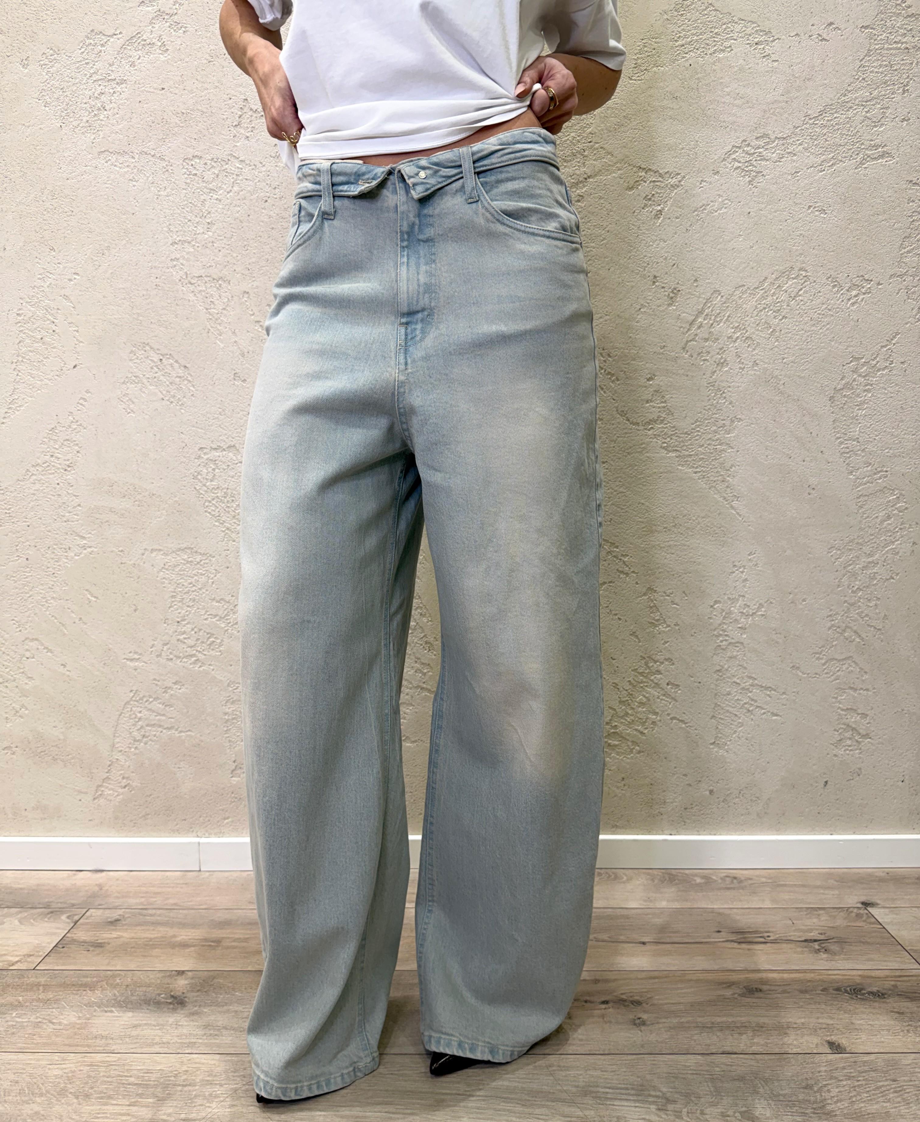 jeans a gamba larga con vita risvoltata S26P283 DENIM CHIARO TENSIONE IN 